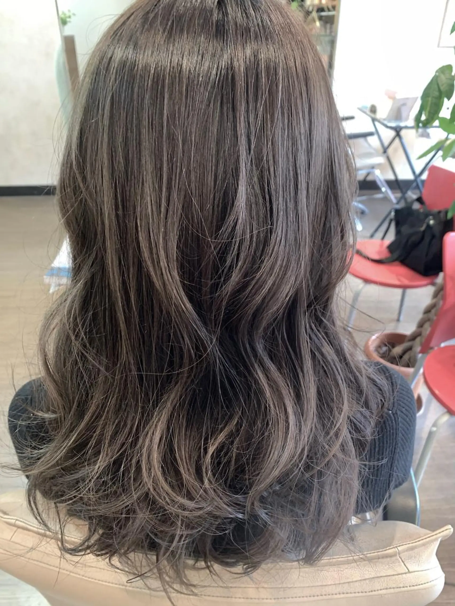 ロング カラー カット ヘアカラー トリートメント coupe ciseauxのヘアスタイル