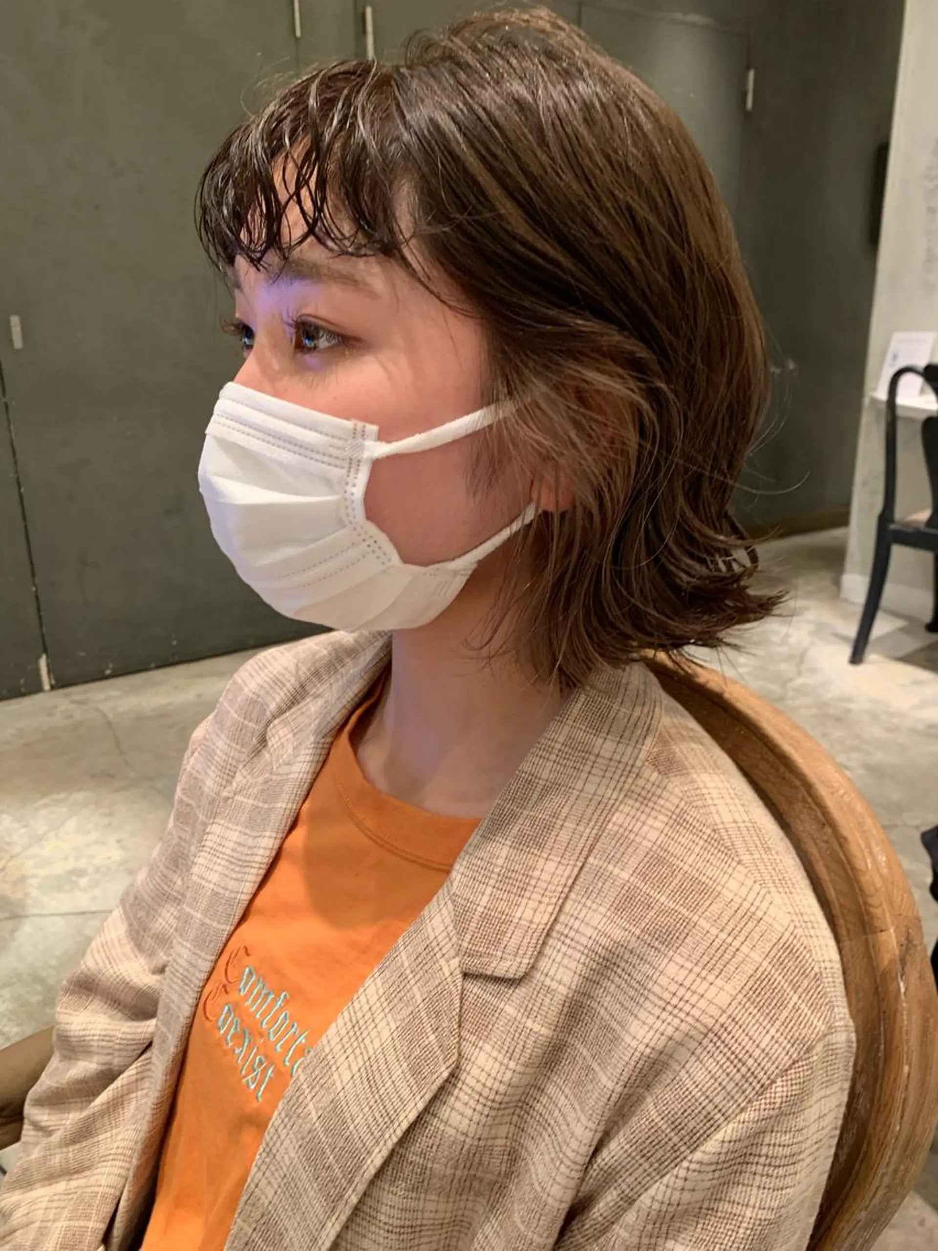 ミディアム カラー ヘアカラー SAKINO． ベージュカラーのヘアスタイル