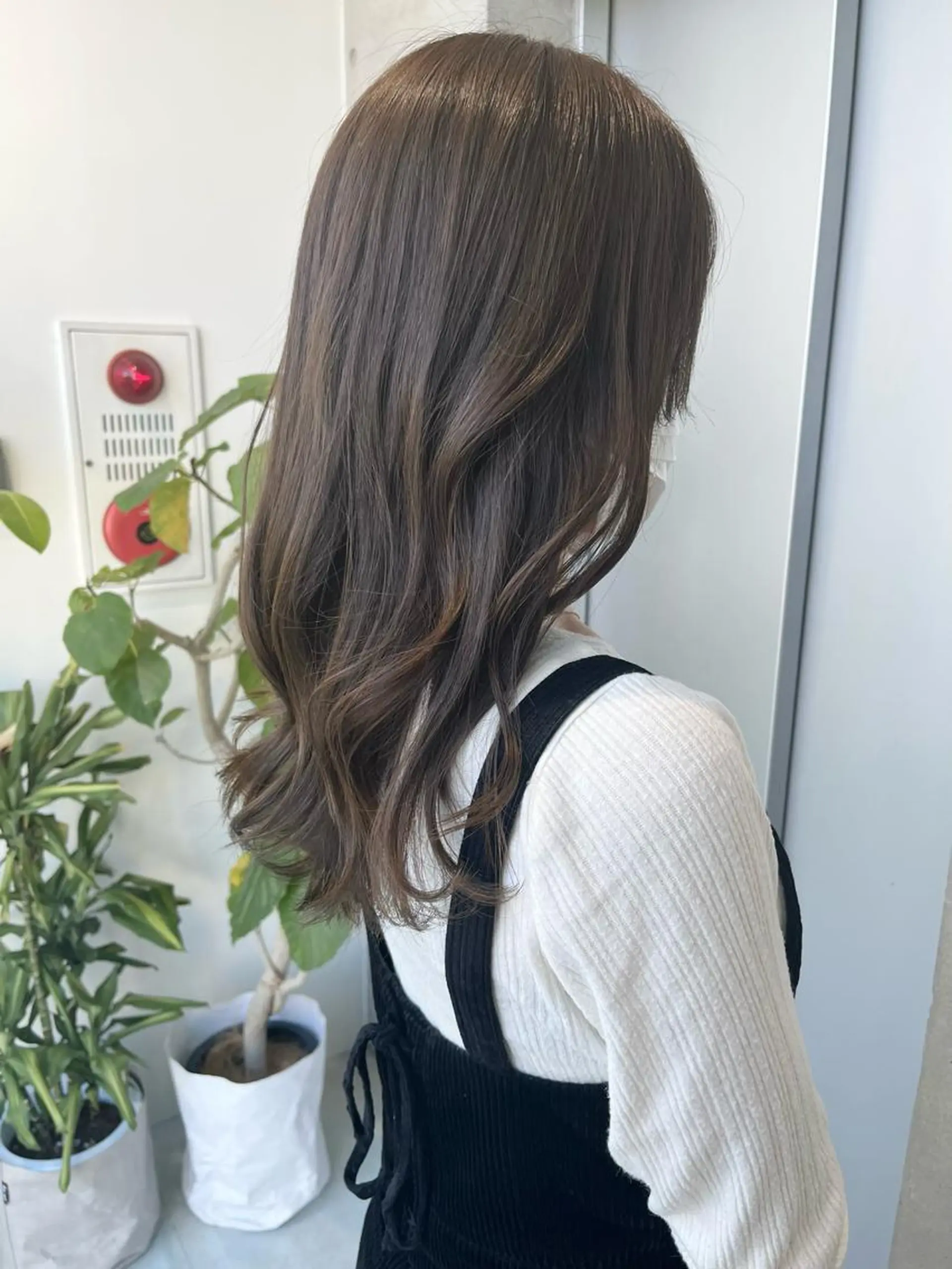 ロング カラー パーマ ヘアアレンジ ヘアカラー トリートメント ヘッドスパ 透明感/オリーブ/ グレージュ/YUKAのヘアスタイル