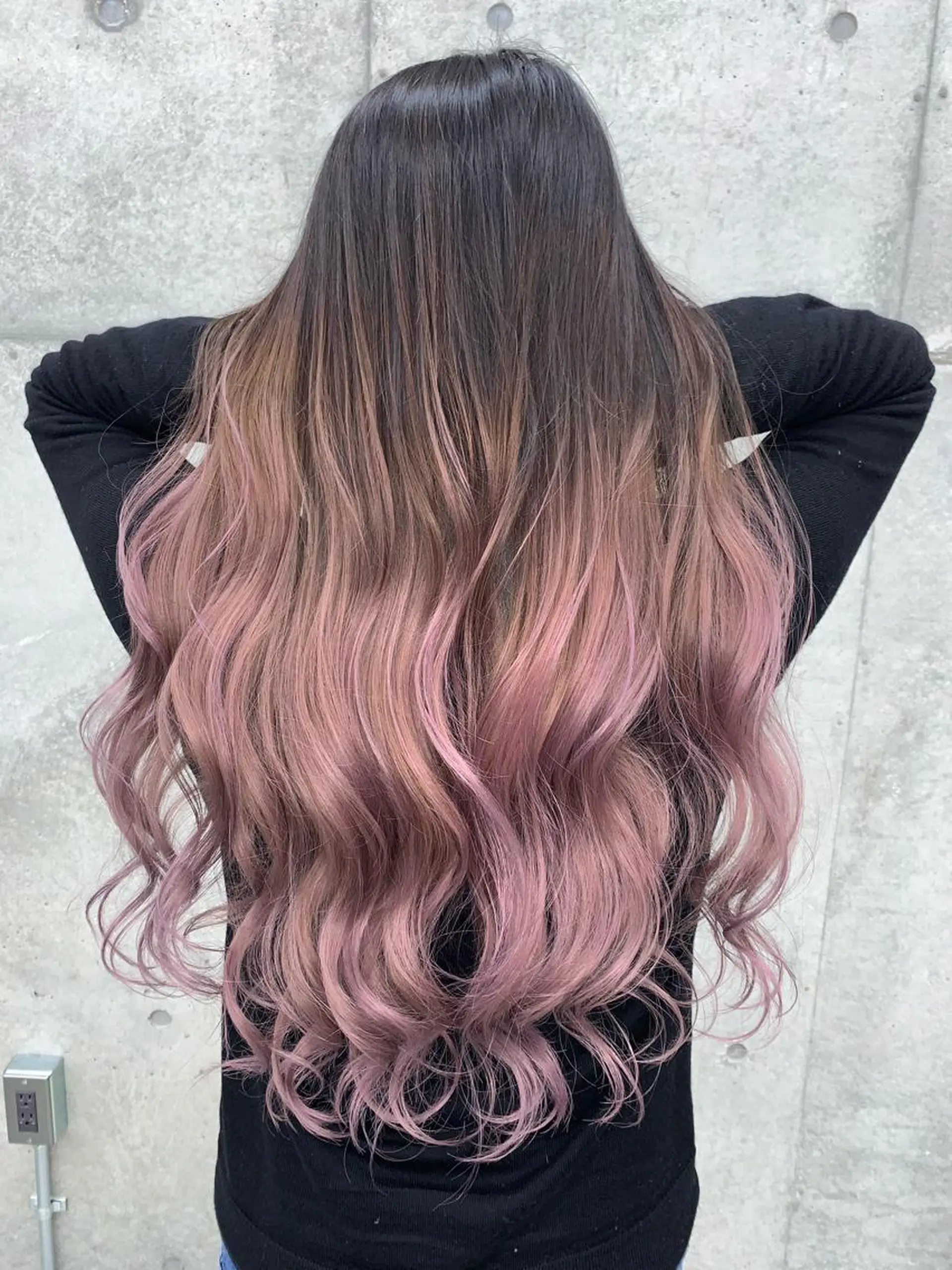 ロング ピンクラベンダー カット ヘアカラー トリートメント 山田 絵里菜のヘアスタイル