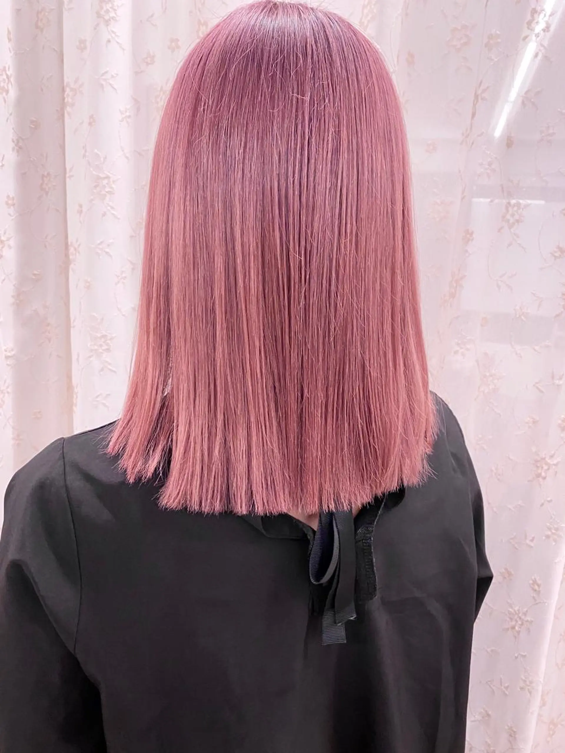 ショート ヘアカラー ブリーチカラー 美髪矯正takaraのヘアスタイル