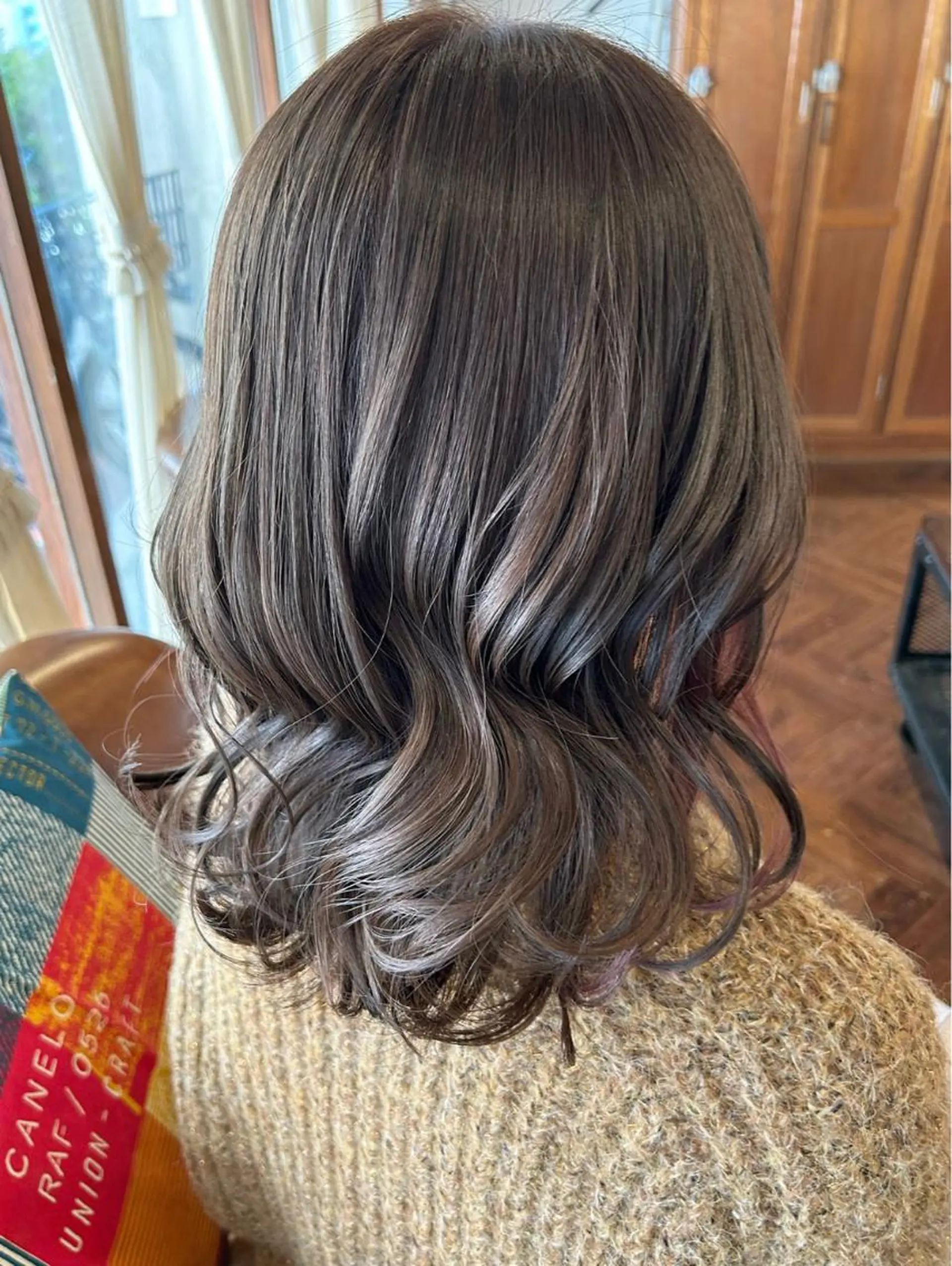 セミロング カット ゆうき あすかのヘアスタイル