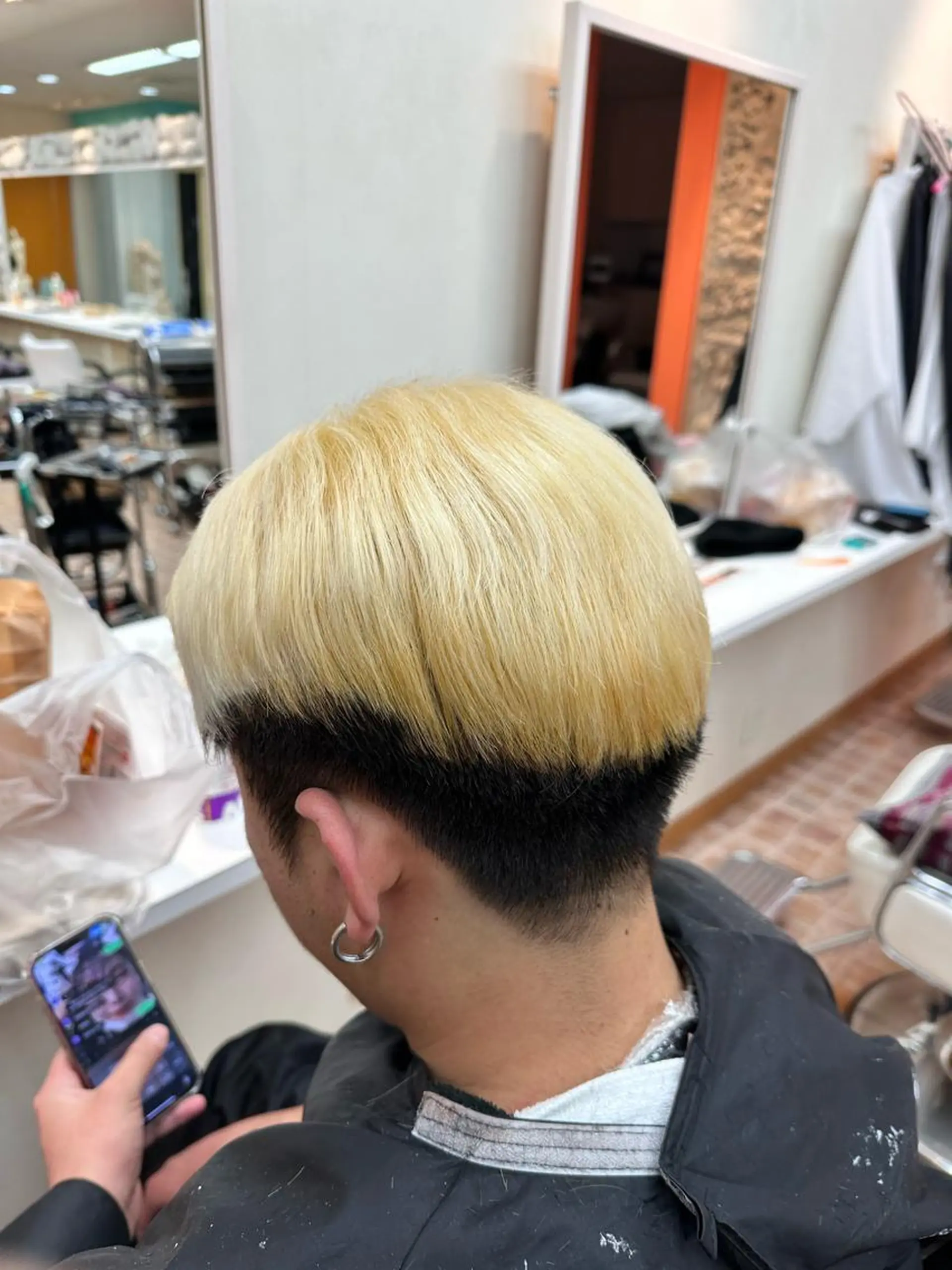 カラー ブリーチ 抜きっぱなしブロンド ゲンキ /ウルフカットのヘアスタイル