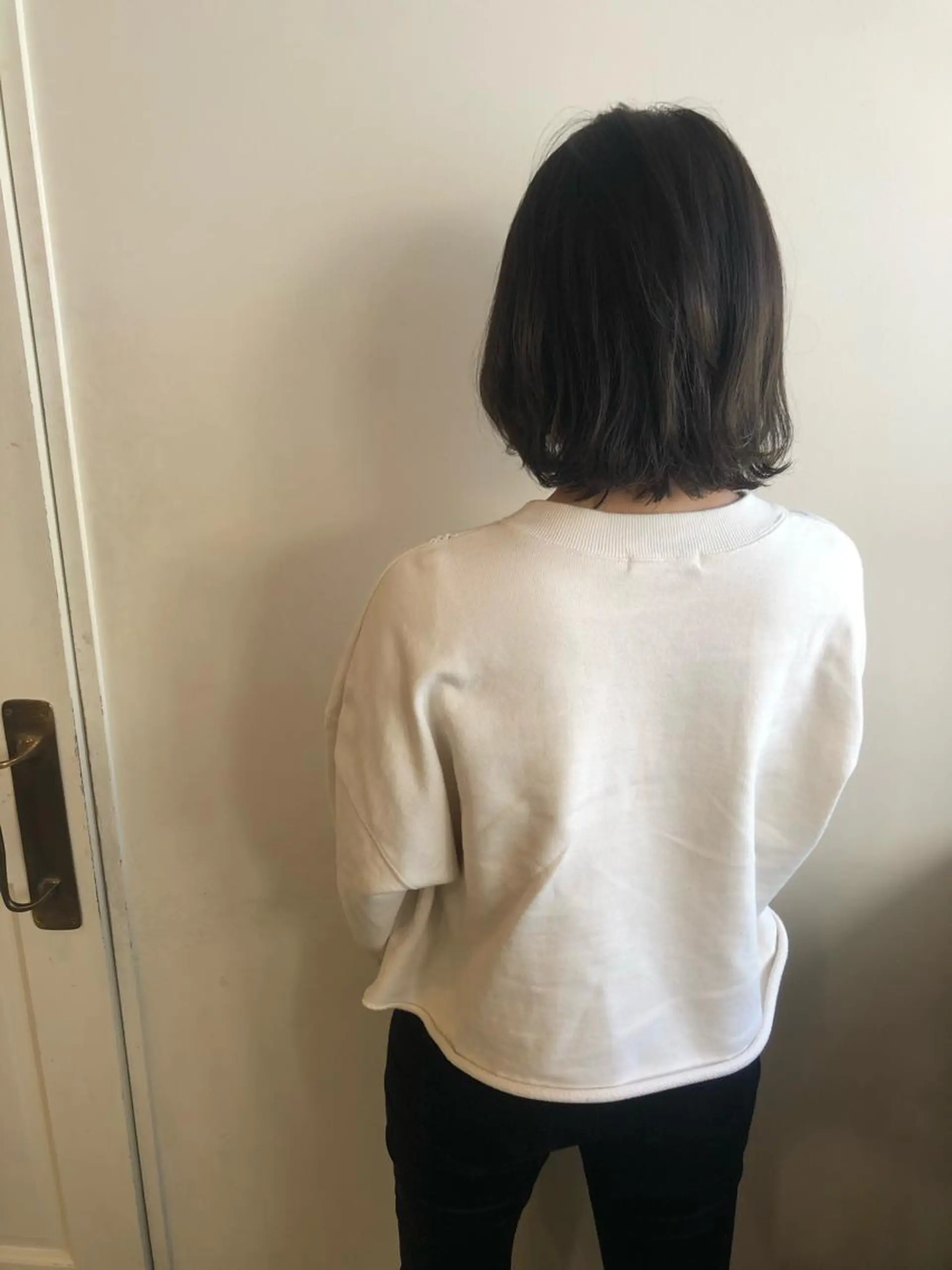 ミディアム カラー MIOベージュカラー 柔らかいカラーのヘアスタイル