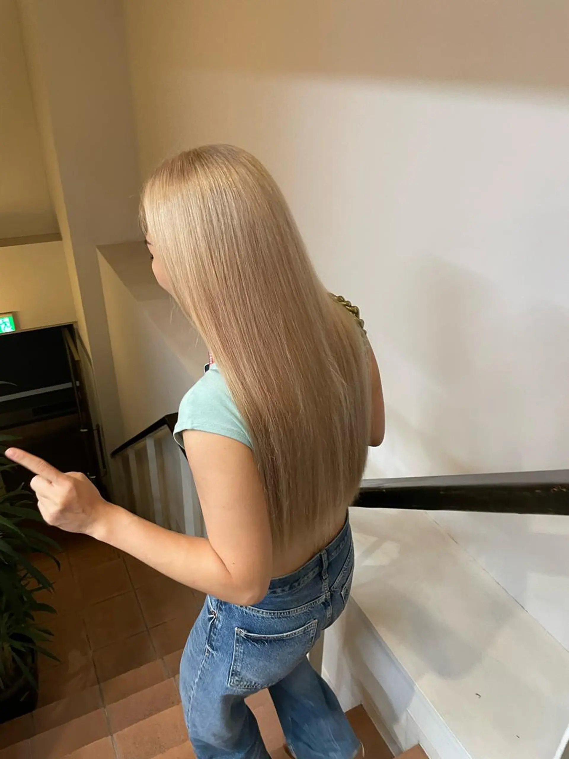 ロング カラー ハイトーンカラー 優海のヘアスタイル