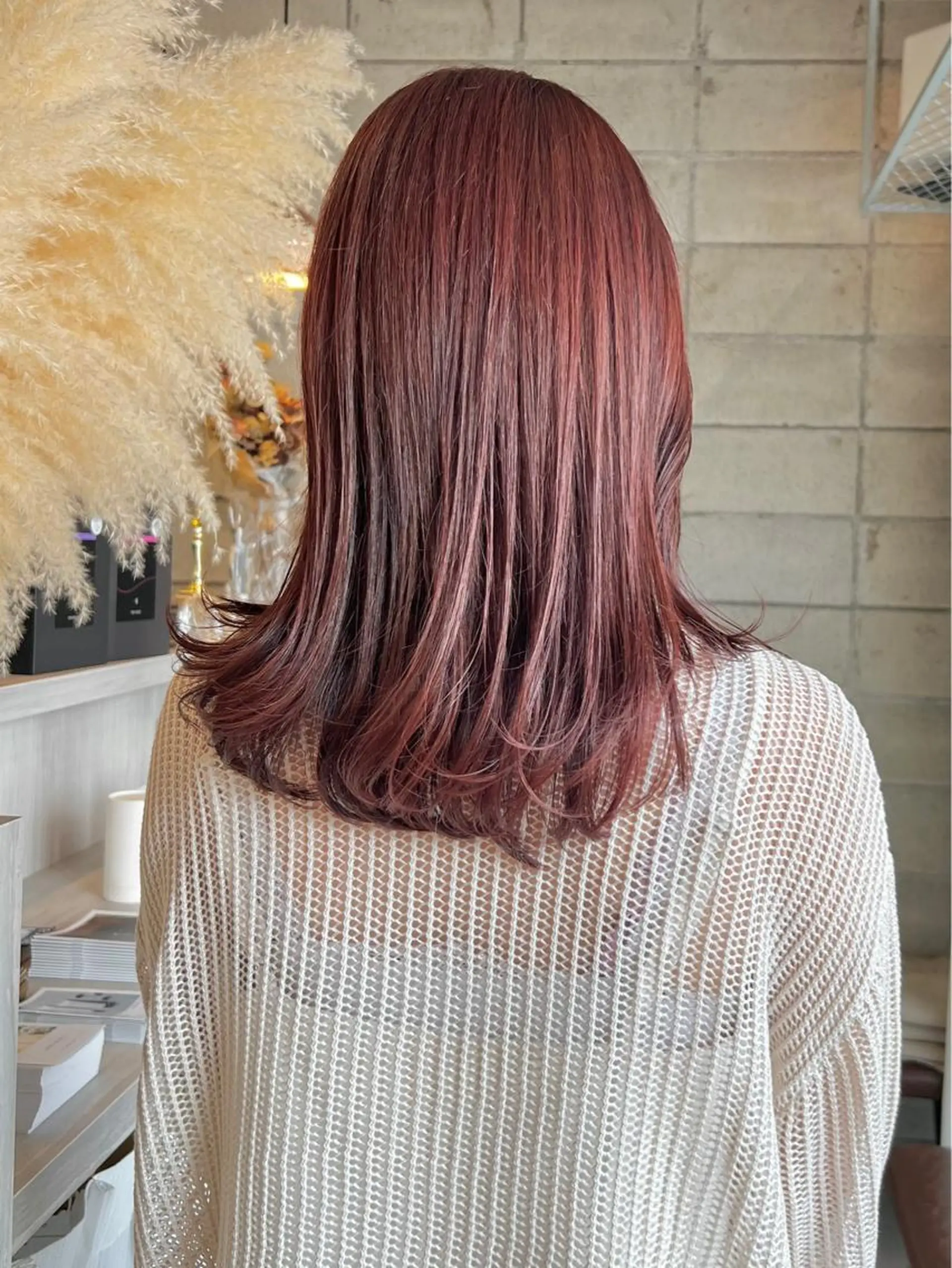 セミロング カラー ピンクカラー カット ヘアカラー トリートメント 椎葉 みはるのヘアスタイル