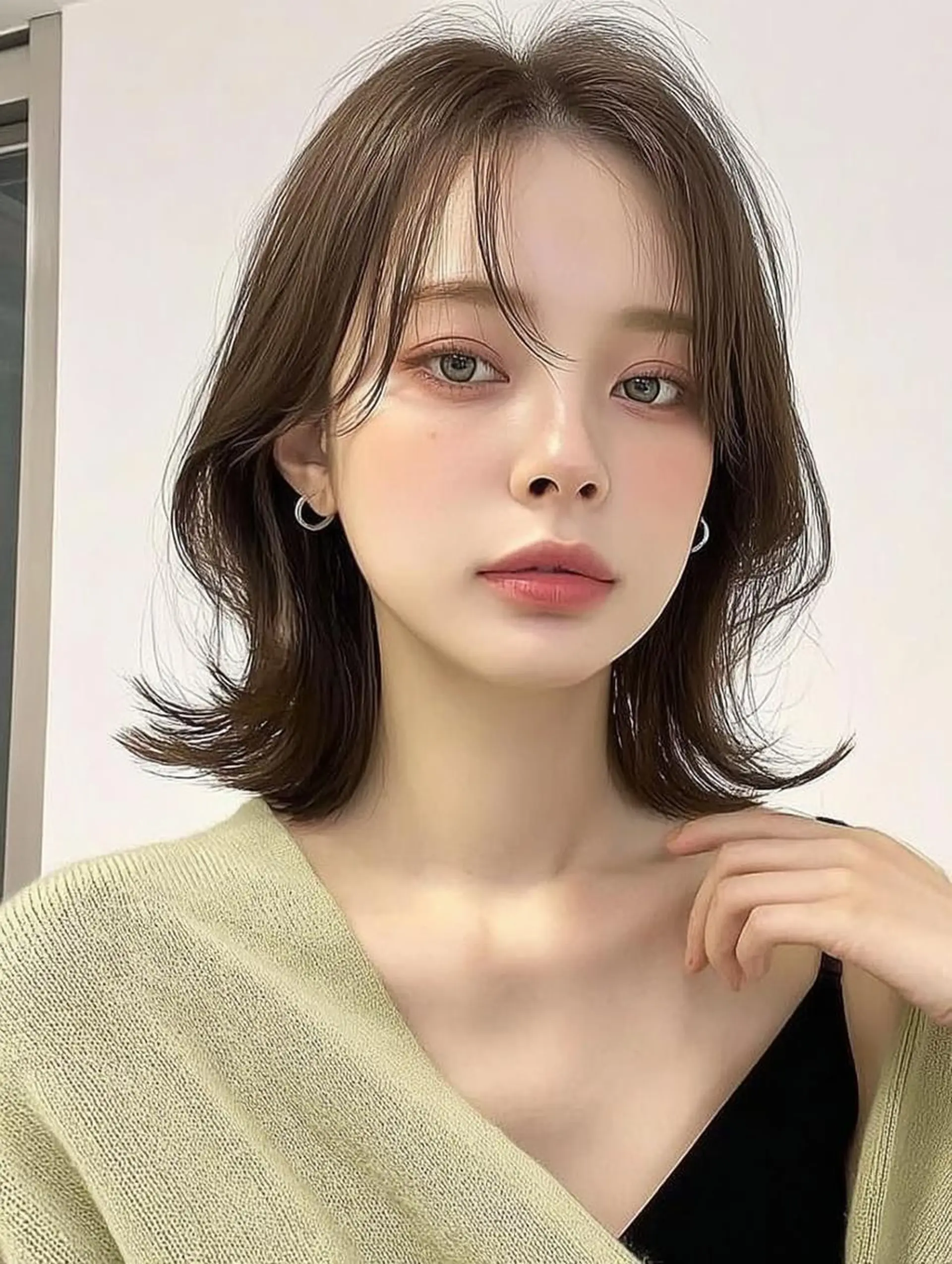 ミディアム 髪質改善 縮毛矯正 カット ヘアカラー 大久保 雪乃🌛のヘアスタイル