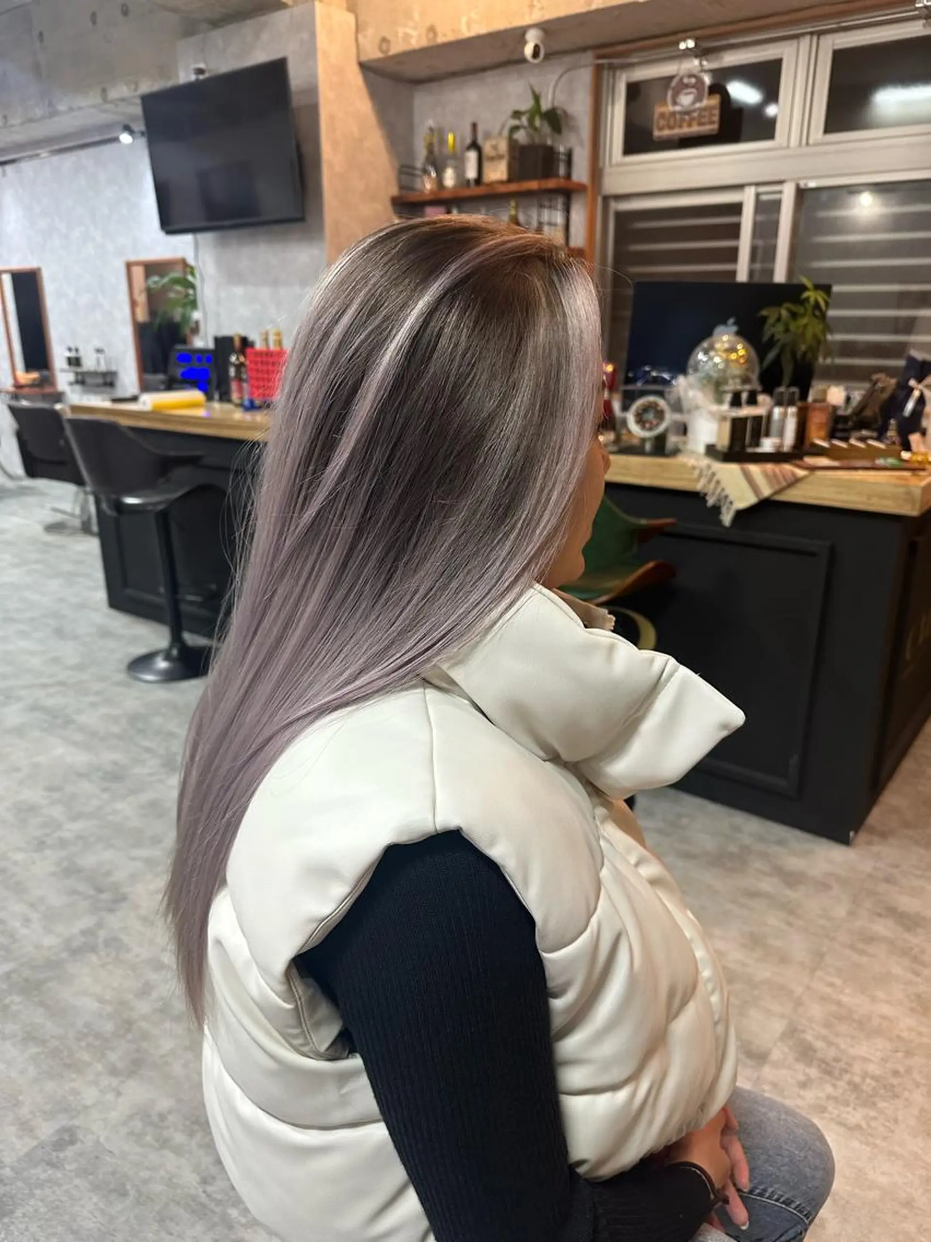 ロング andKおもろまち店 艶ダブルカラー✨のヘアスタイル