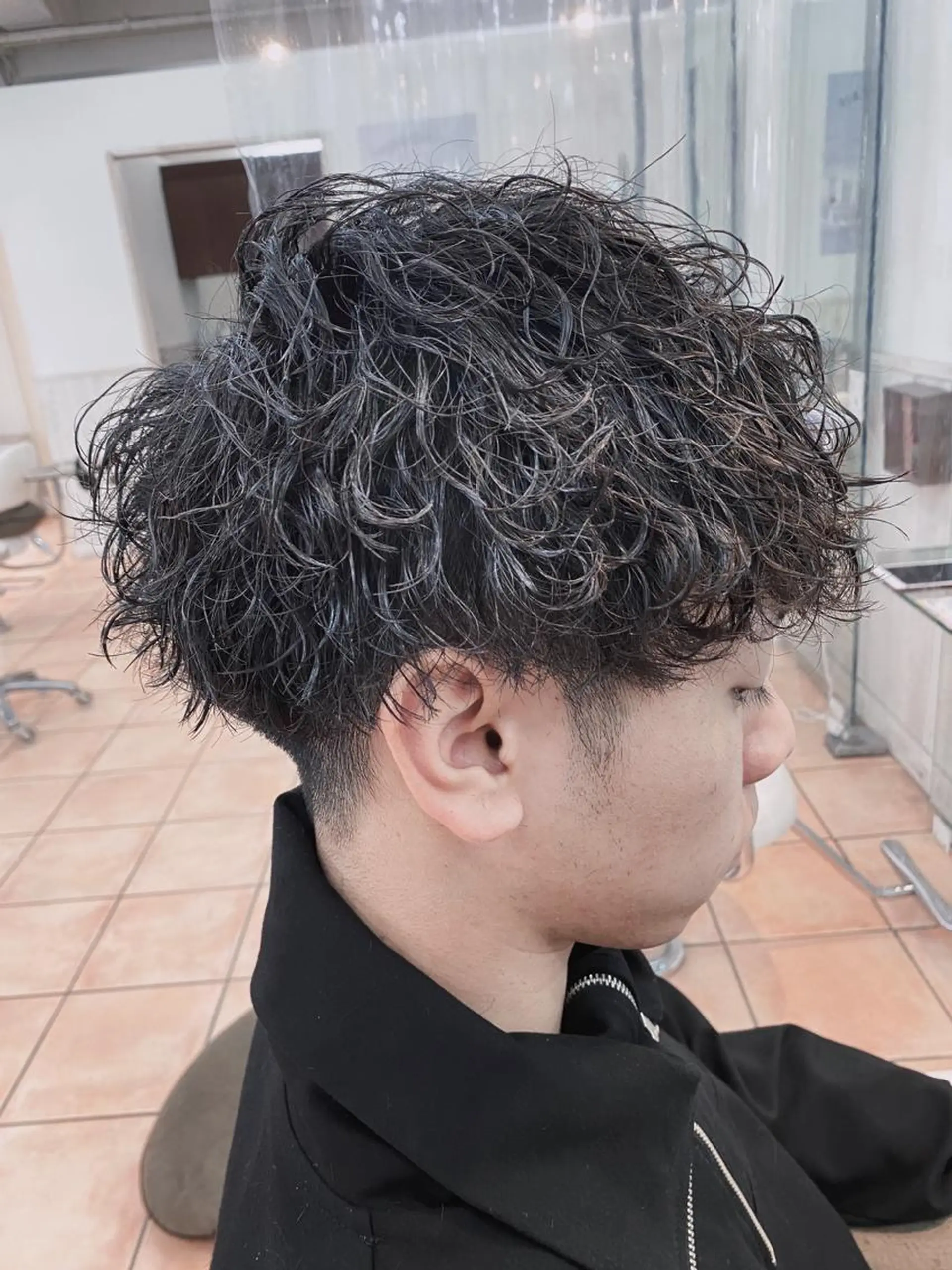 ショート カット パーマ カラー特化 横川　翔希のヘアスタイル