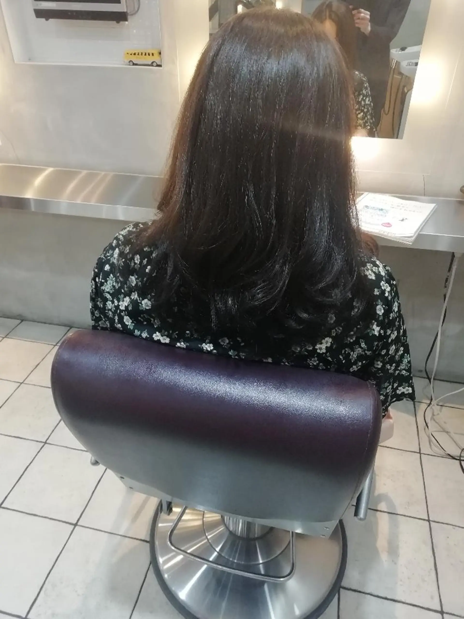 カラー 岡田 駿也のヘアスタイル