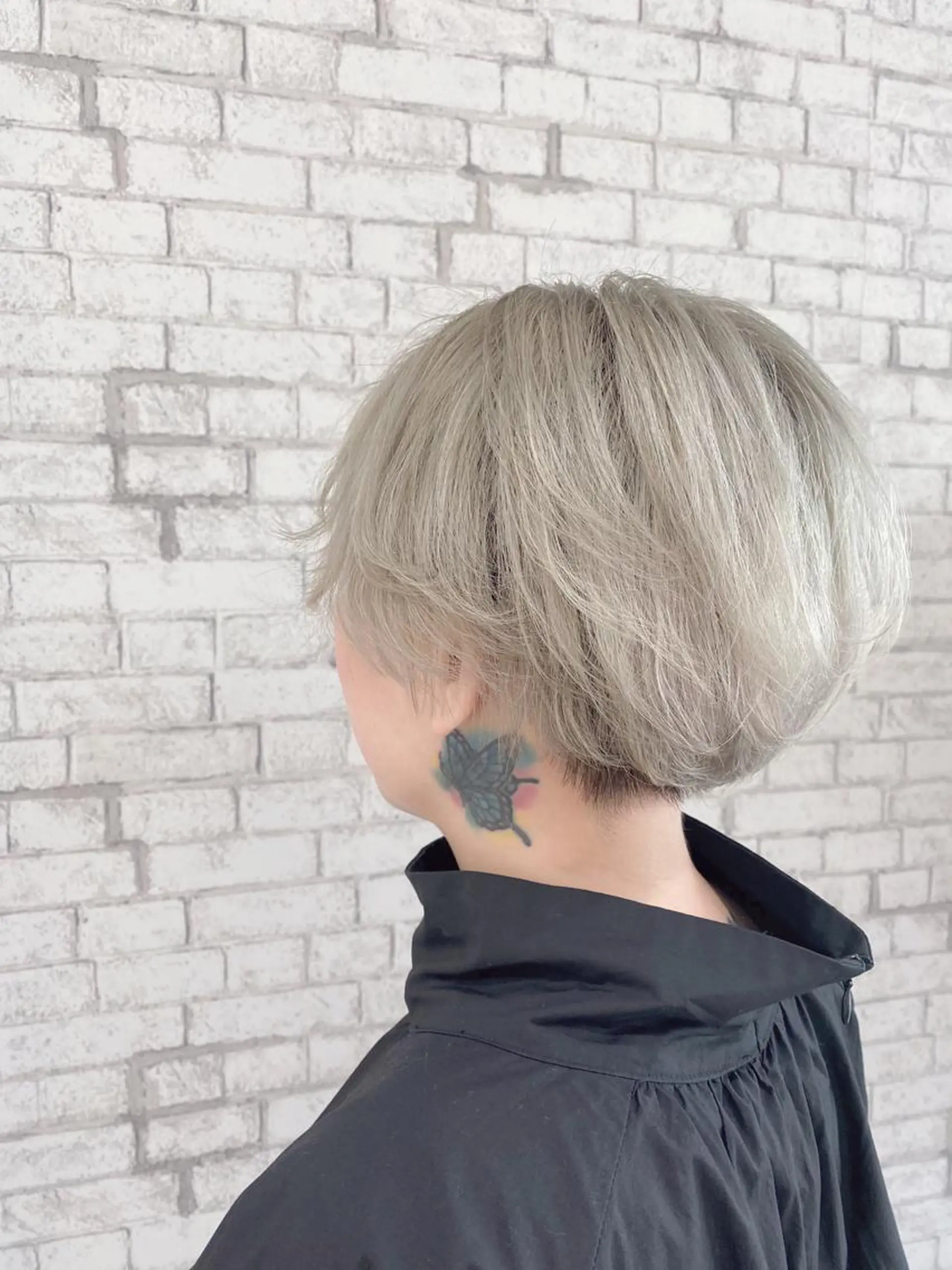 ショート カラー ヘアアレンジ カット ヘアカラー ブリーチなし艶カラー 東家のヘアスタイル