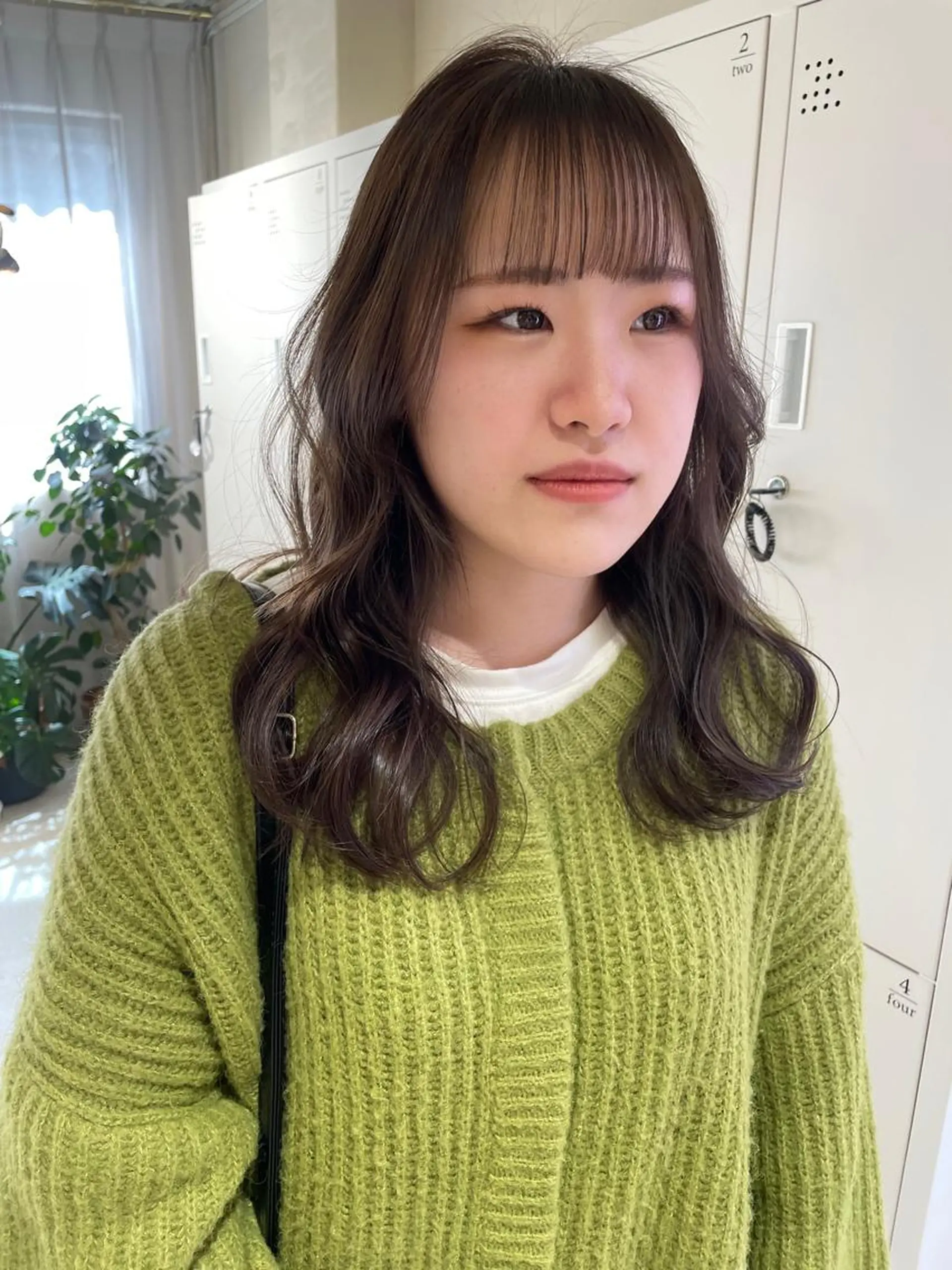 セミロング カラー オリーブカラー カット ヘアカラー トリートメント レイヤーカット/韓国 /心斎橋/宮城ほのかのヘアスタイル