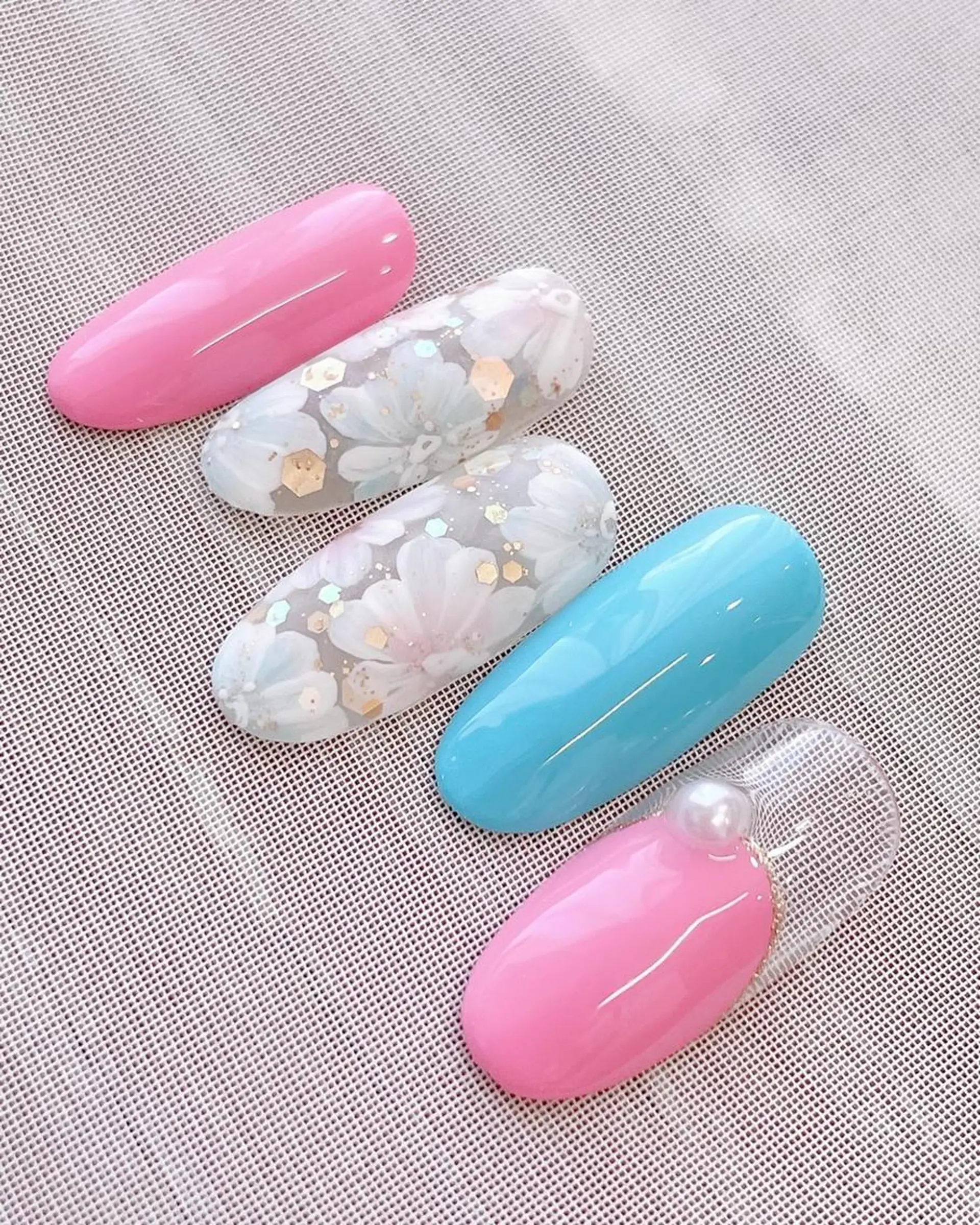 ネイル マツエク・マツパ まつげパーマ ボリュームラッシュ ジェルネイル ニュアンスネイル パラジェル 髙橋 敦子のネイルデザイン