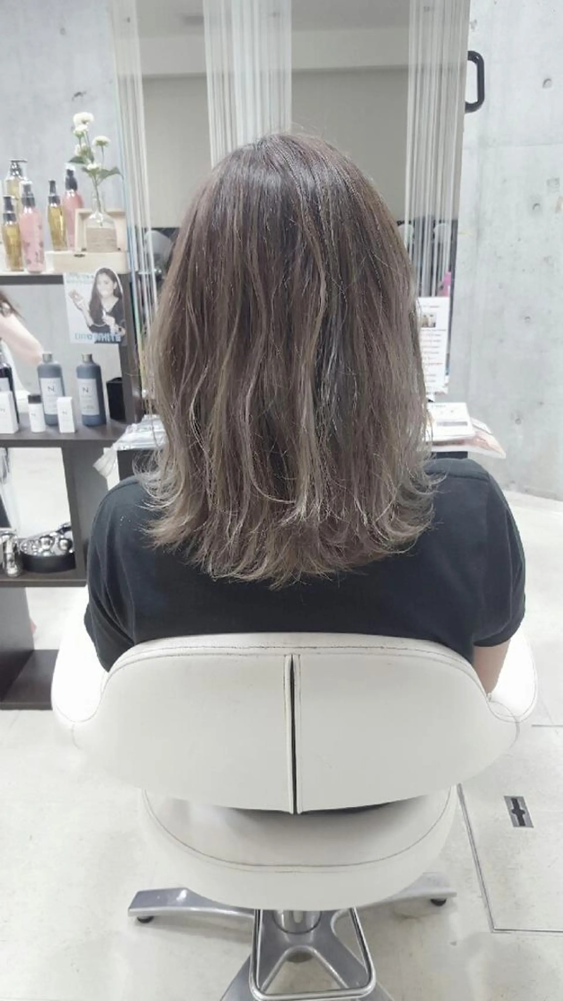 セミロング 髪質改善×レイヤー 高嶋のヘアスタイル