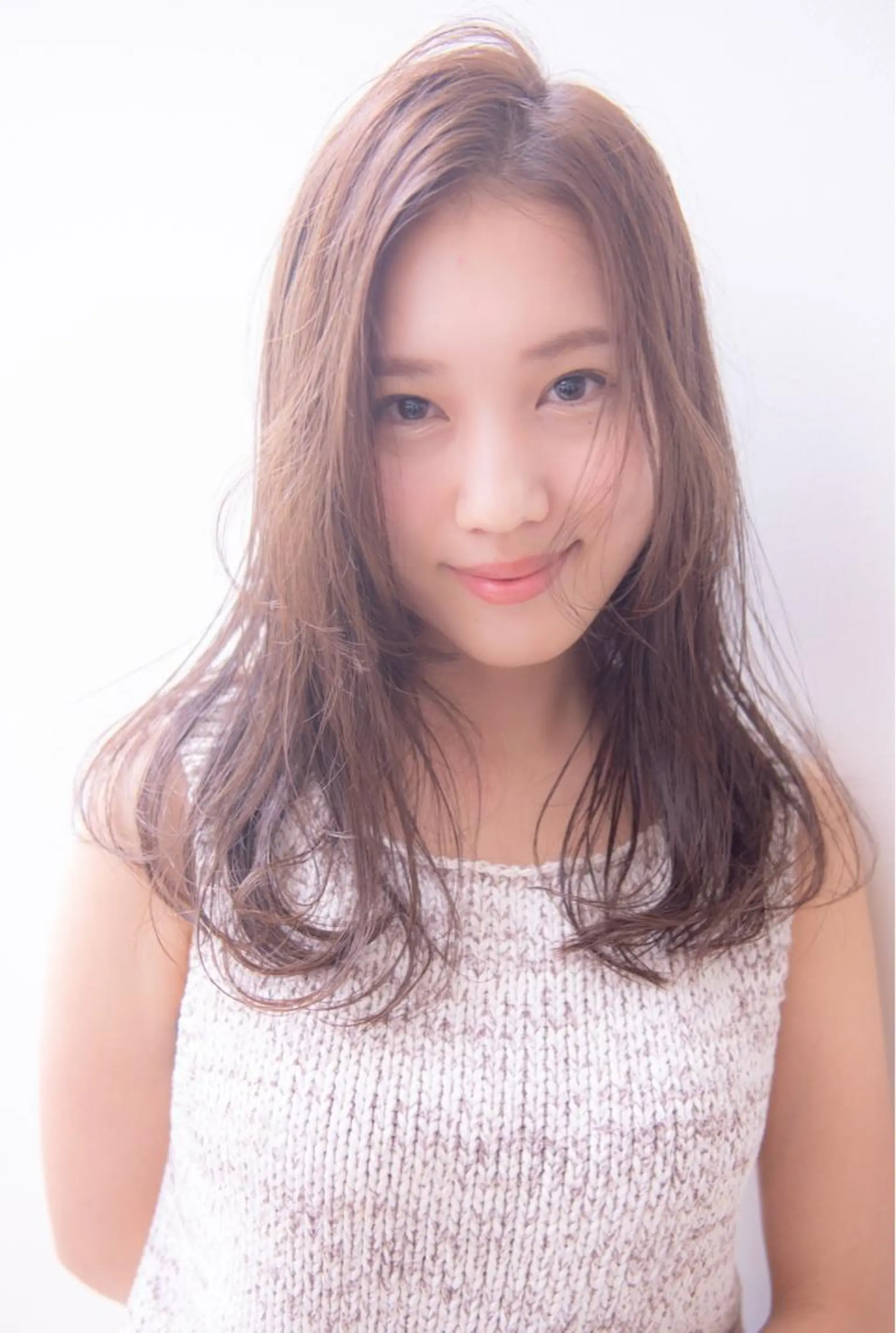 セミロング カラー 伊藤 裕貴のヘアスタイル