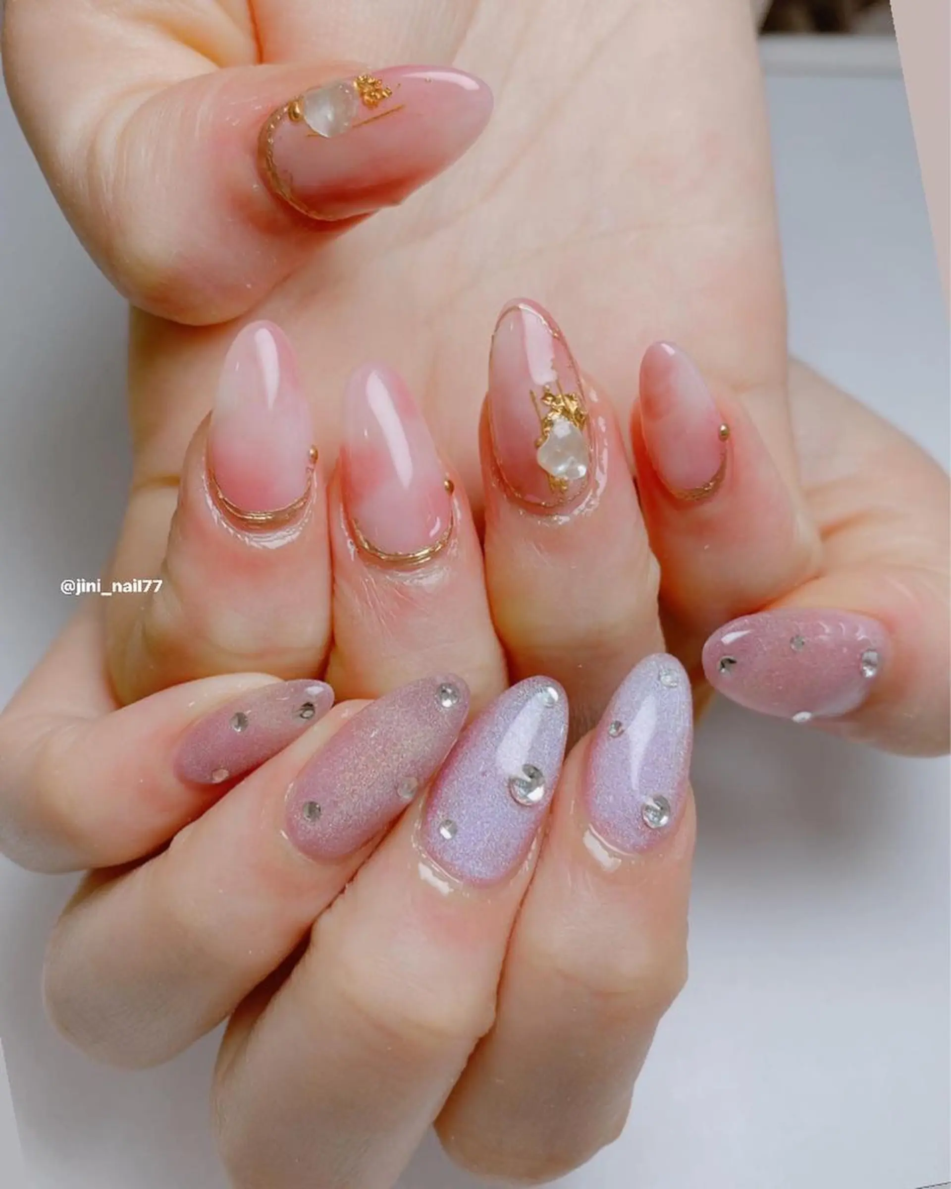 ネイル ハンドネイル ジニ ネイルのネイルデザイン