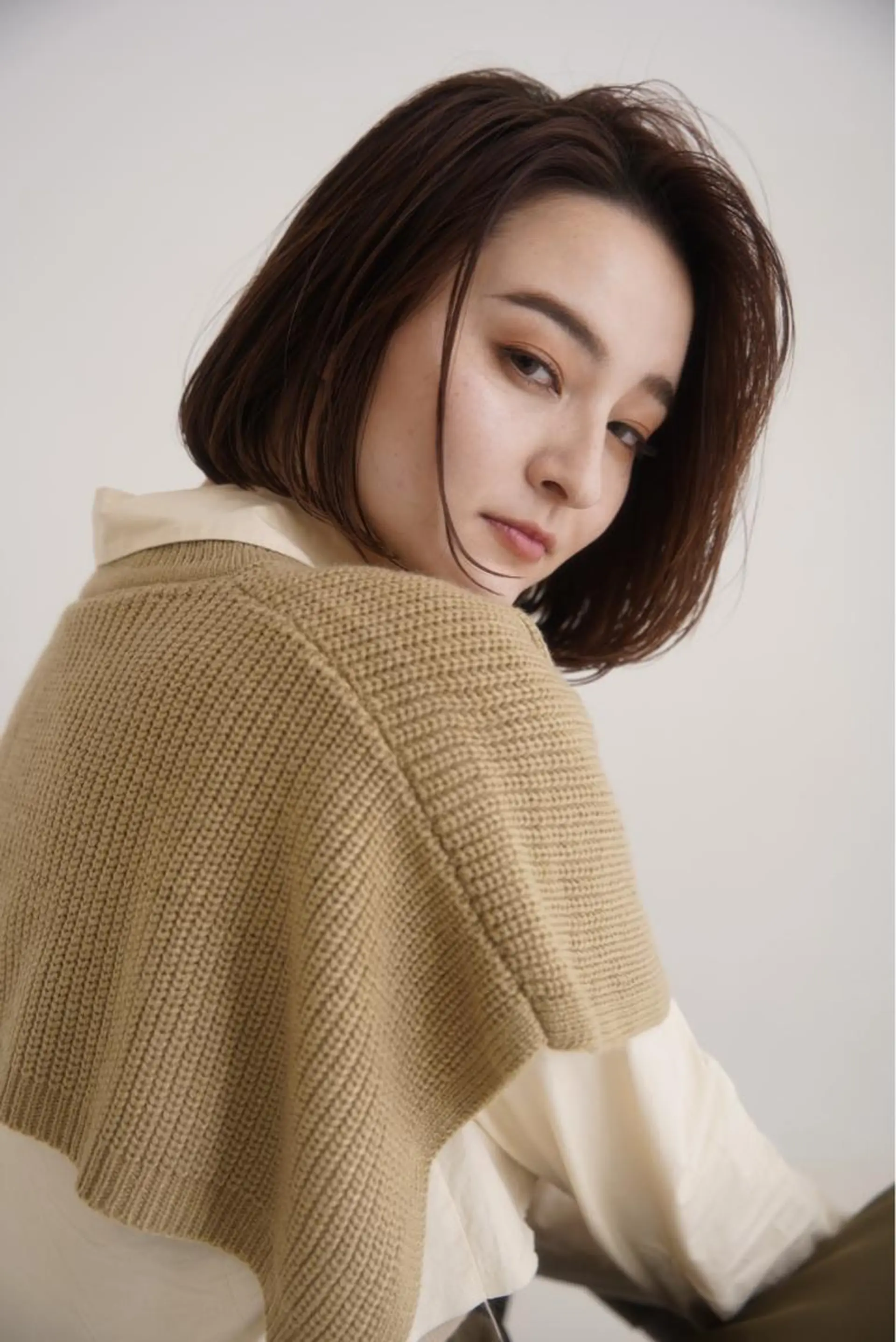 ショート カラー 小顔レイヤー/ ベージュ🤍Rieのヘアスタイル