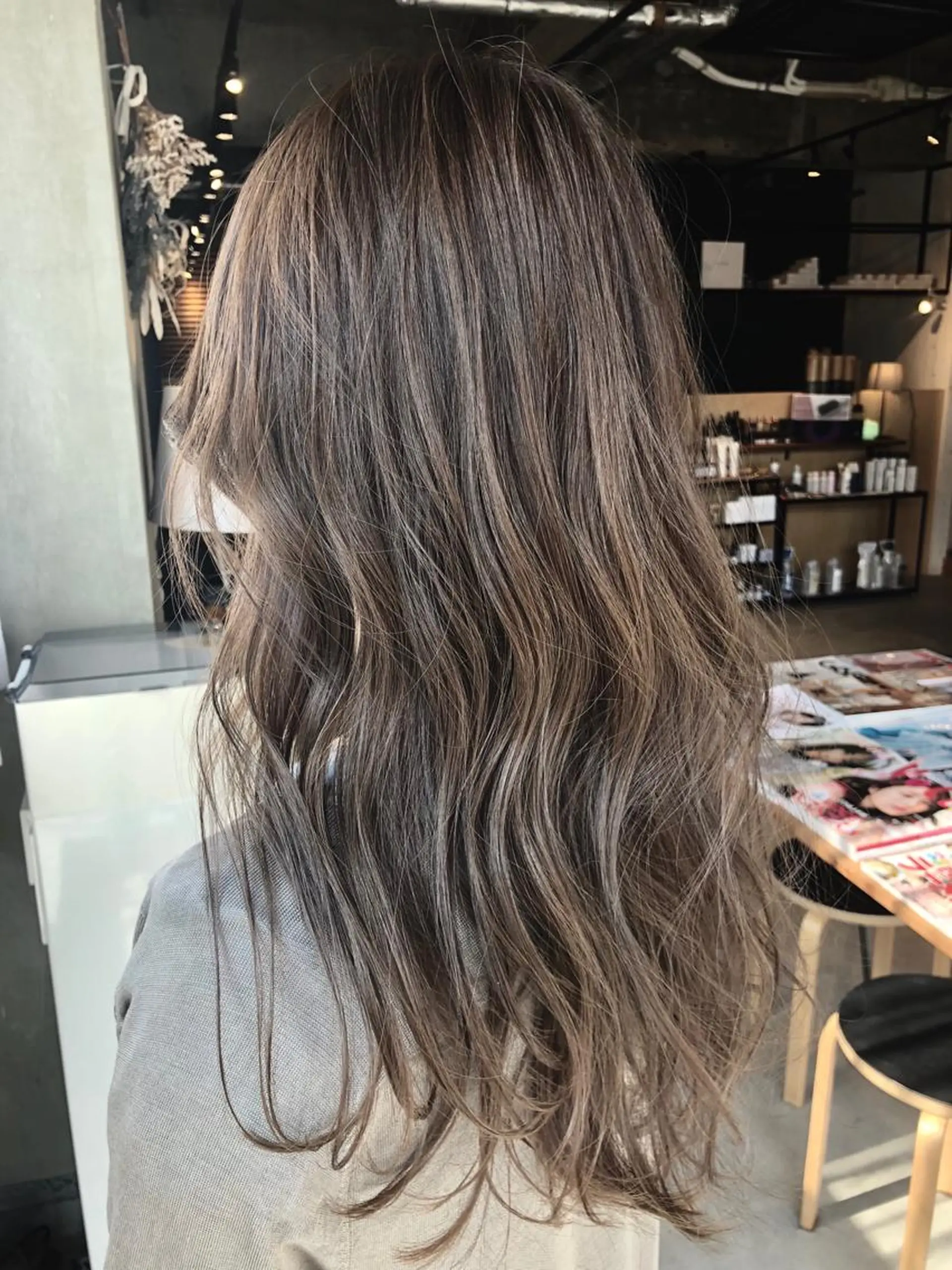 ロング カラー カット ヘアカラー 岡本 一平のヘアスタイル