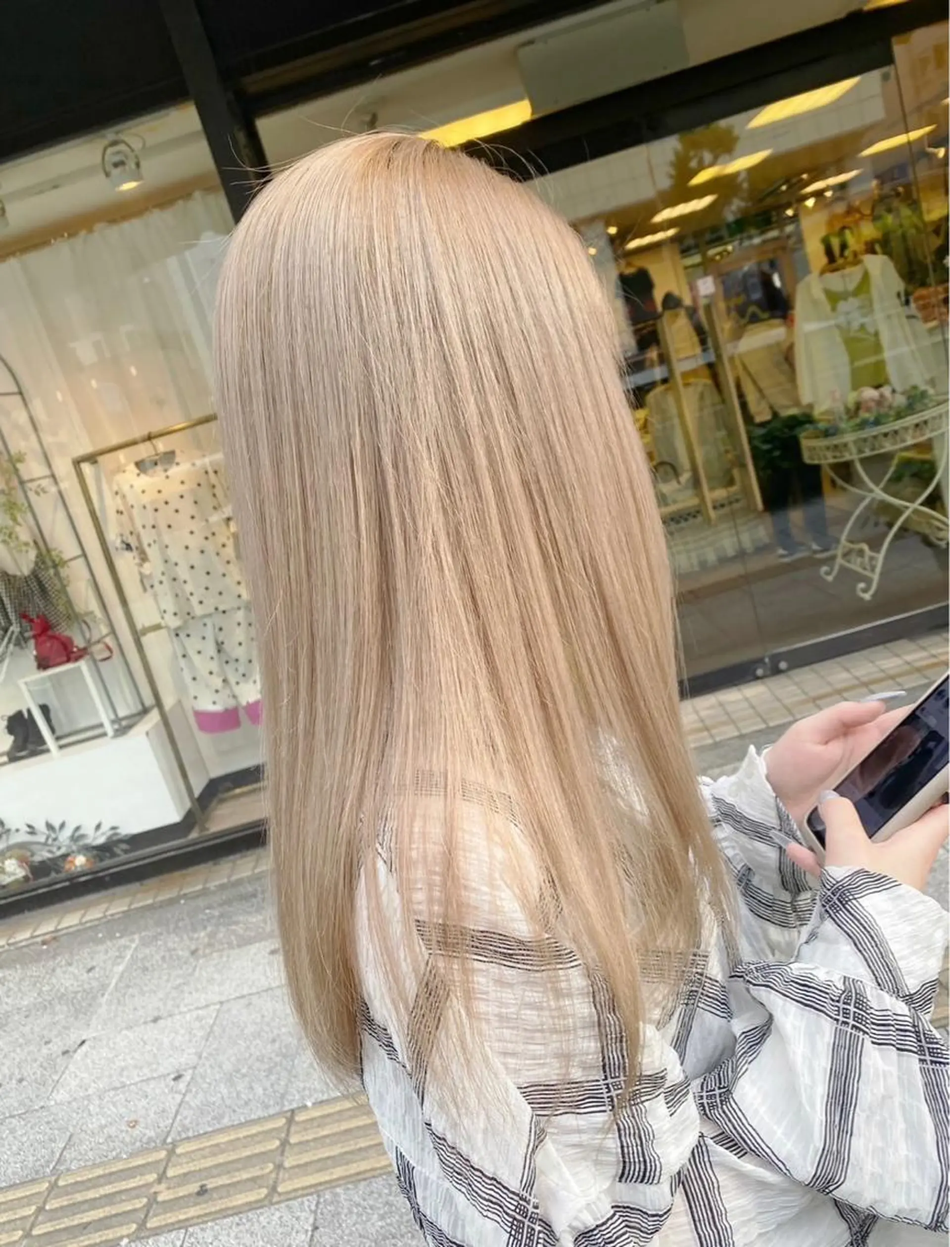 セミロング カラー ベージュカラー ミルクティーベージュ ヘアカラー トリートメント 指名数No.1 /NAOYAのヘアスタイル