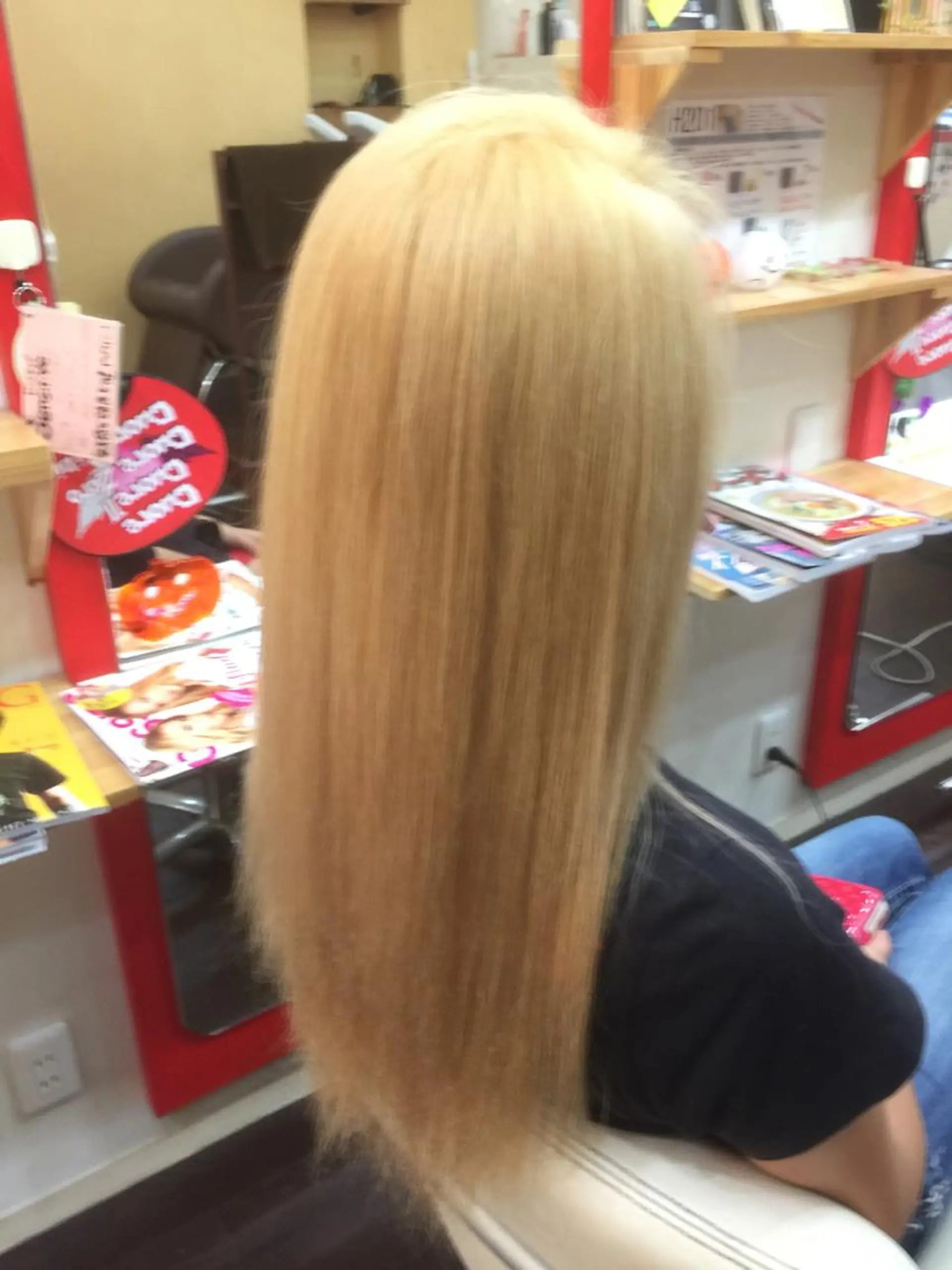 ロング カラー ベージュカラー ブリーチ イエローカラー ヘアカラー たけい ゆうきのヘアスタイル