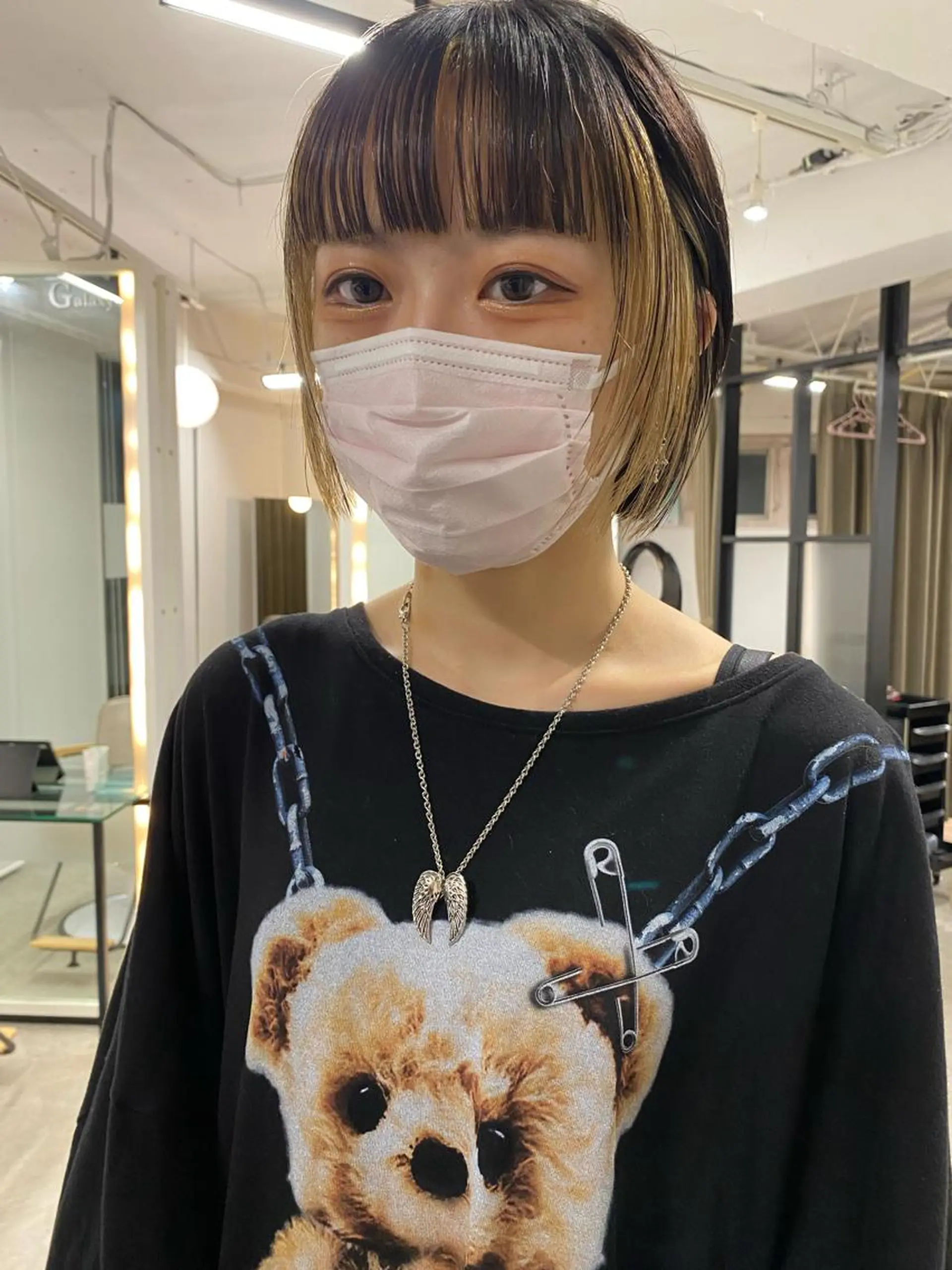 ショート カラー センターパート/ 暖色カラーayuのヘアスタイル