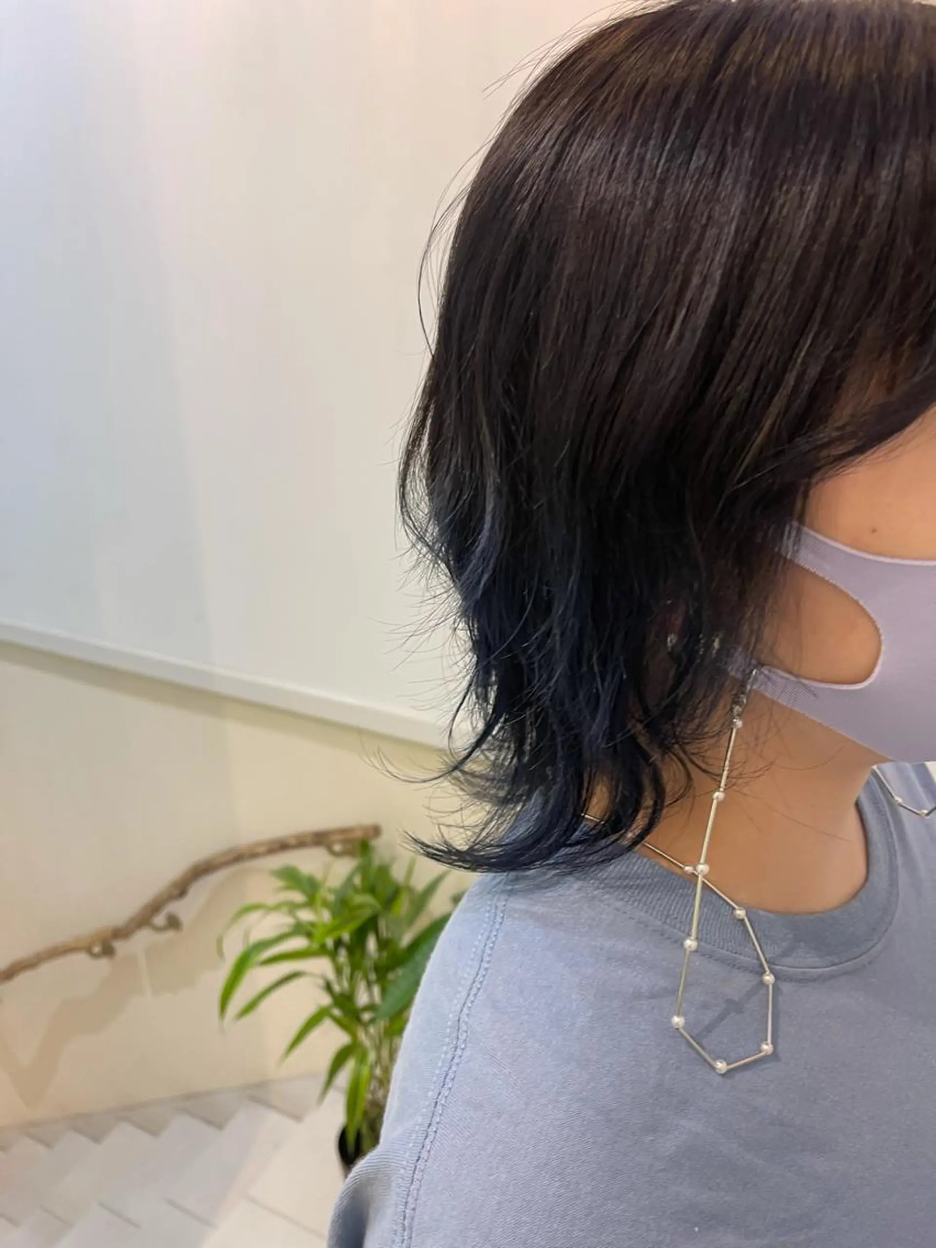 ミディアム カラー イシイ シオリのヘアスタイル