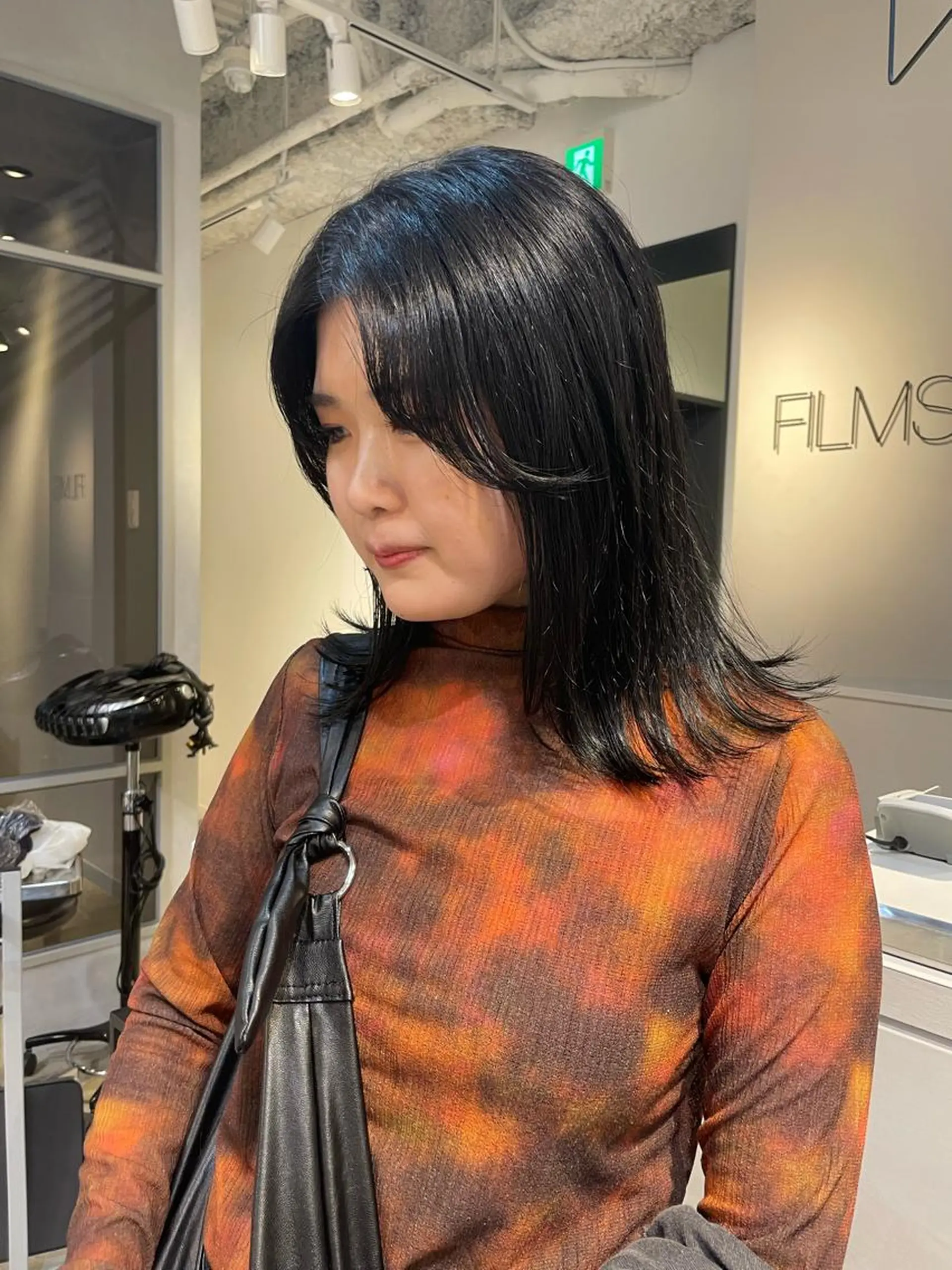 ミディアム 斉藤 瑞恵のヘアスタイル