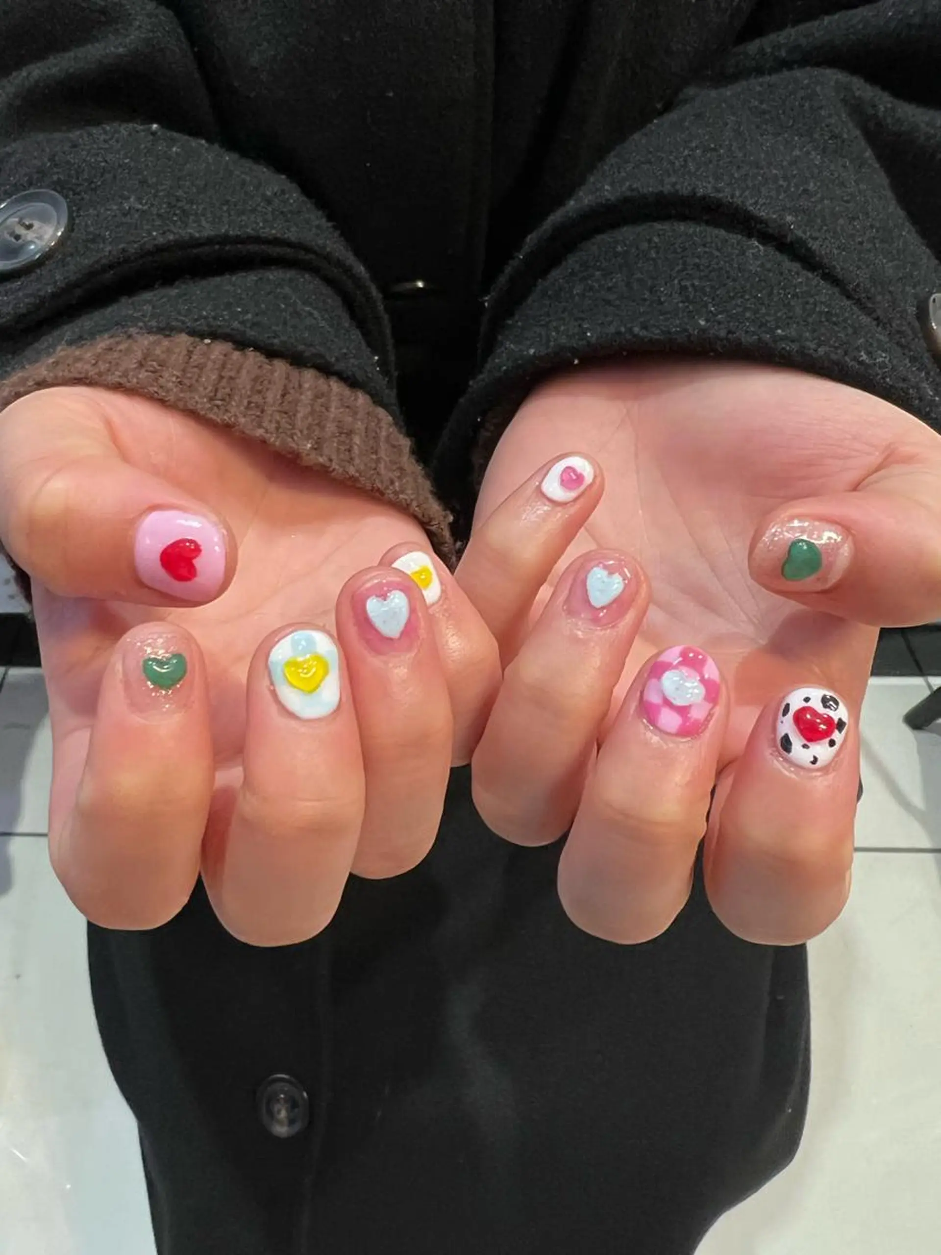 ネイル ぷっくりネイル 個性派／中韓ネイル SAKURAのネイルデザイン