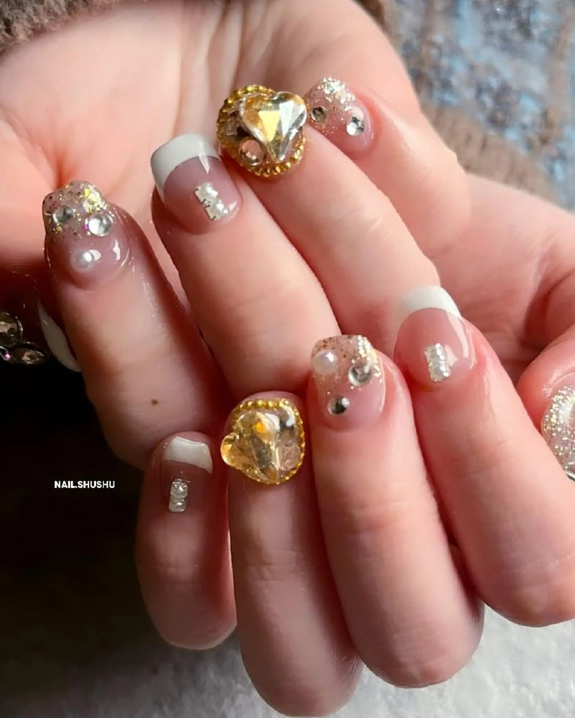 ネイル 持ち込み ニュアンスネイル シンプルネイル 冬ネイル 3dパーツ/流行り 👧shushu❤️のネイルデザイン