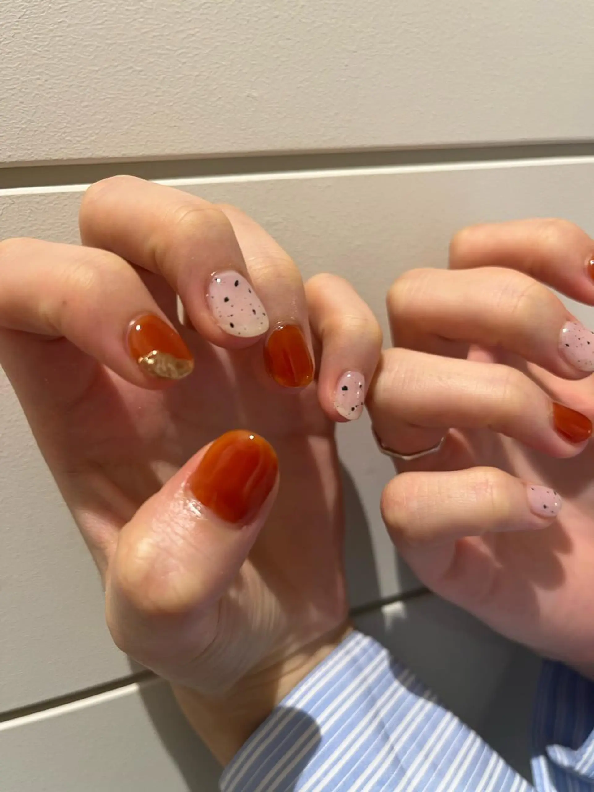 ネイル ミラーネイル シンプルネイル Momone ／渋谷／パラジェルのネイルデザイン