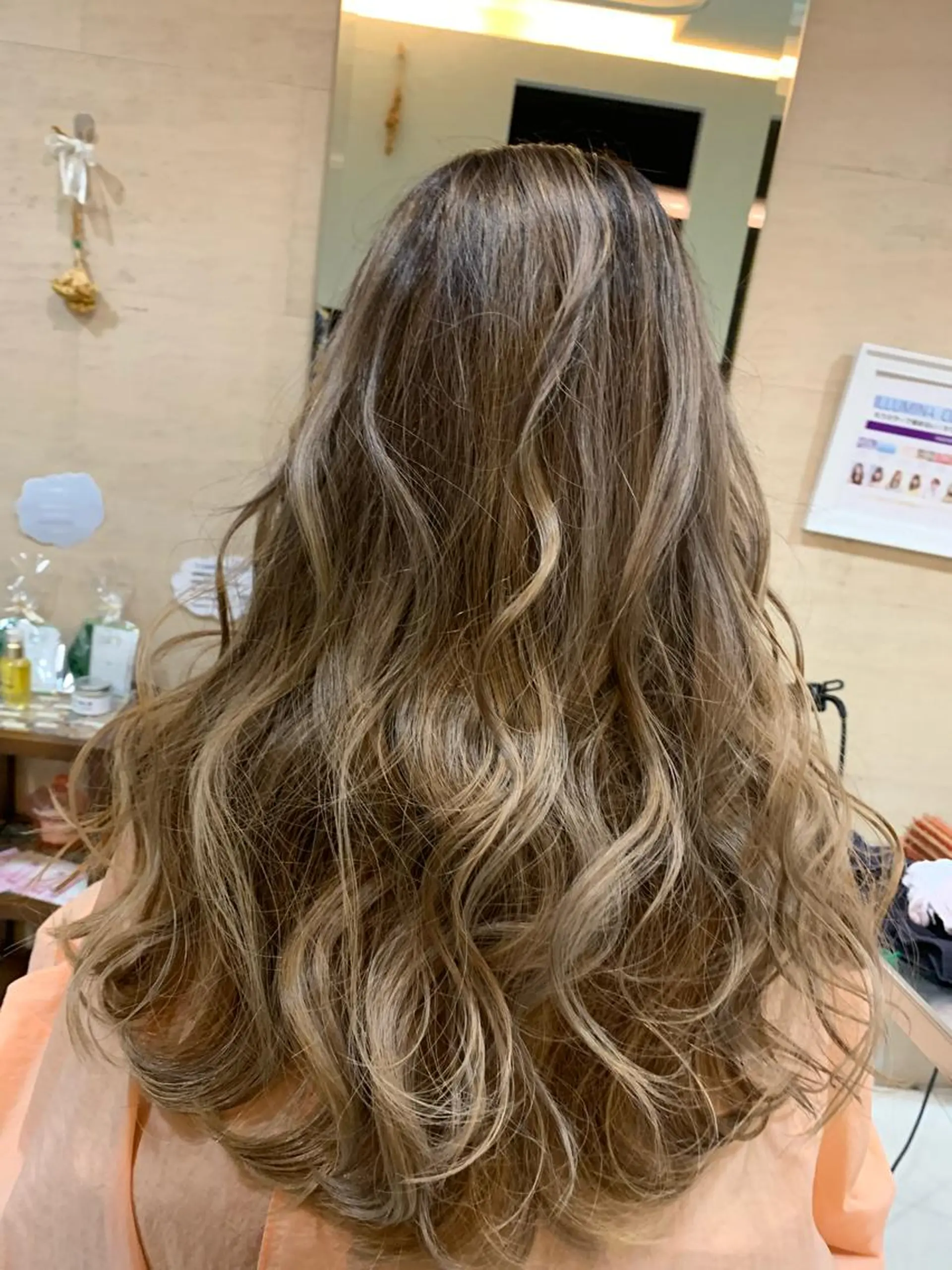 ロング レイヤーカット 🇺🇸ハイライト特 化美容師🇺🇸漆沢のヘアスタイル