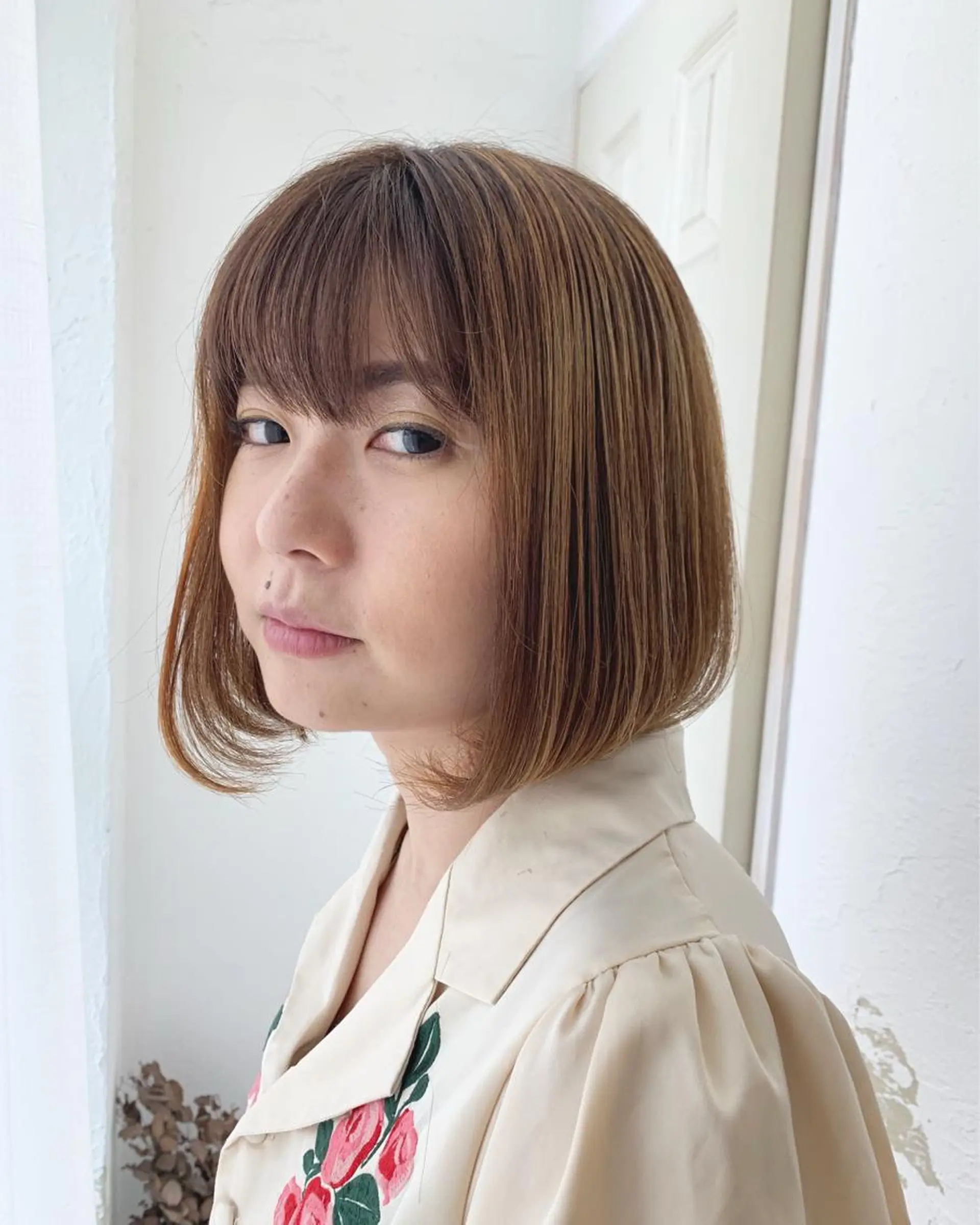 ミディアム カラー fio マナミのヘアスタイル