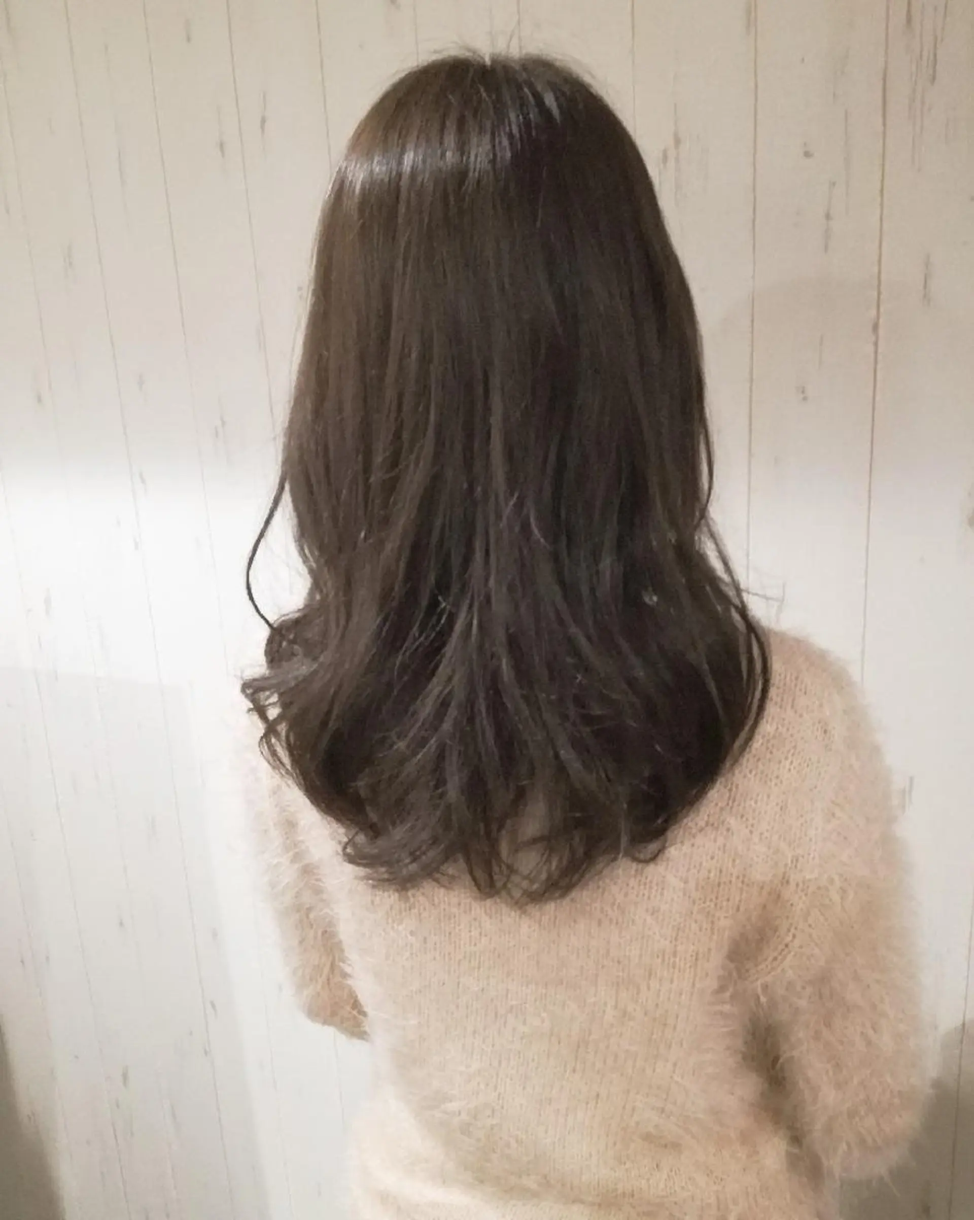 セミロング カラー アッシュ ベージュカラー 西川 敏夫のヘアスタイル