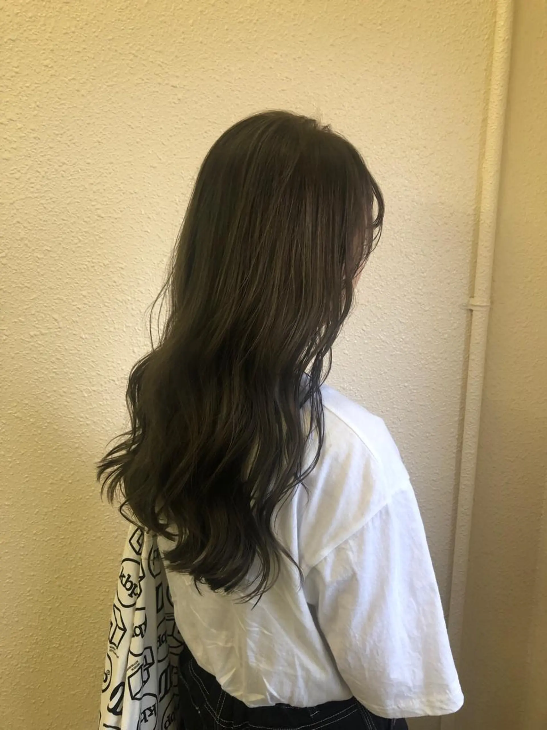 ロング カラー ベージュカラー 透明感カラー オリーブベージュ ヘアカラー トリートメント ヘッドスパ ヘアセット 韓国艶カラー🇰🇷 DISCO💙のヘアスタイル