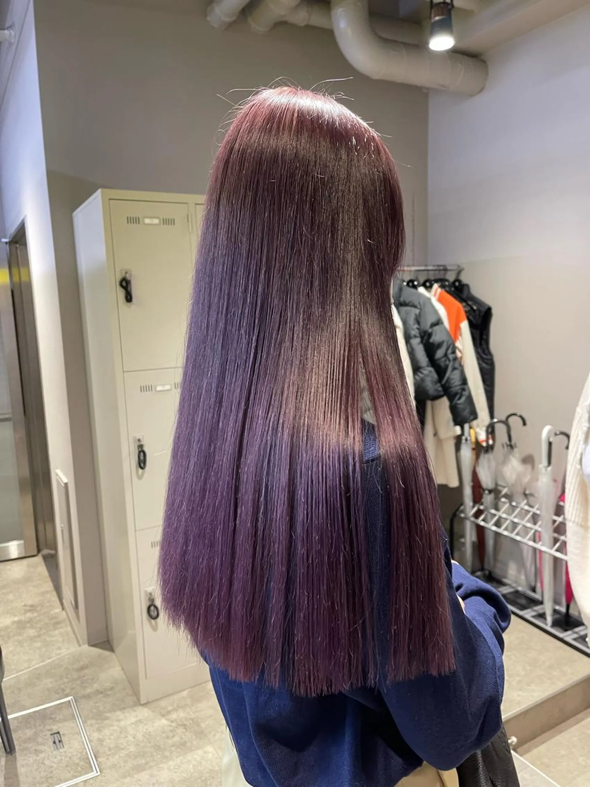 ロング カラー ヘアカラー トリートメント ヘッドスパ ヘアセット ハイトーン×レイヤー カットTAKUMIのヘアスタイル