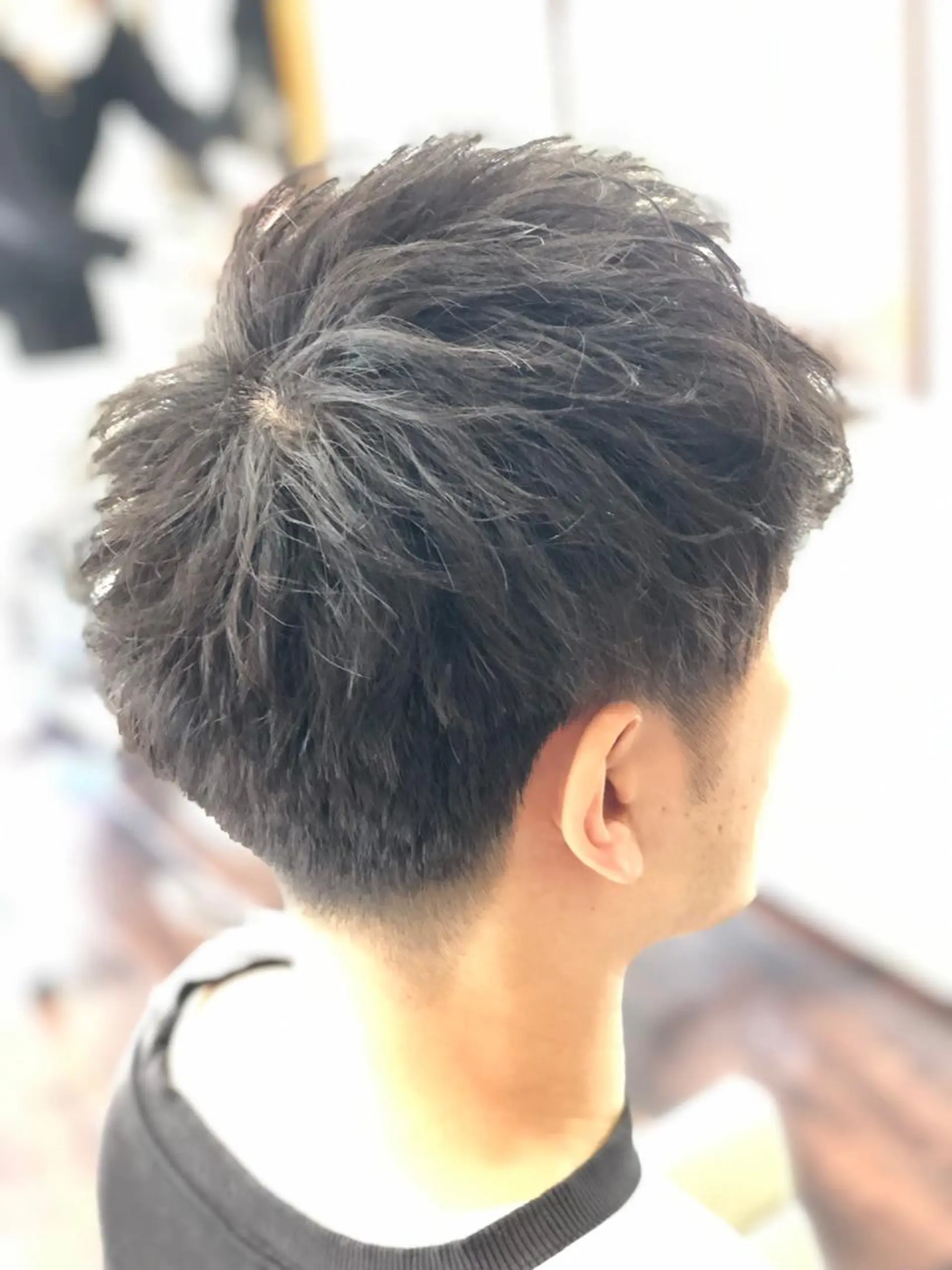 ショート カラー パーマ ヘアアレンジ メンズ メンズパーマ メンズツイストパーマ ツイストパーマ カット men's特化　石井 貴章のヘアスタイル
