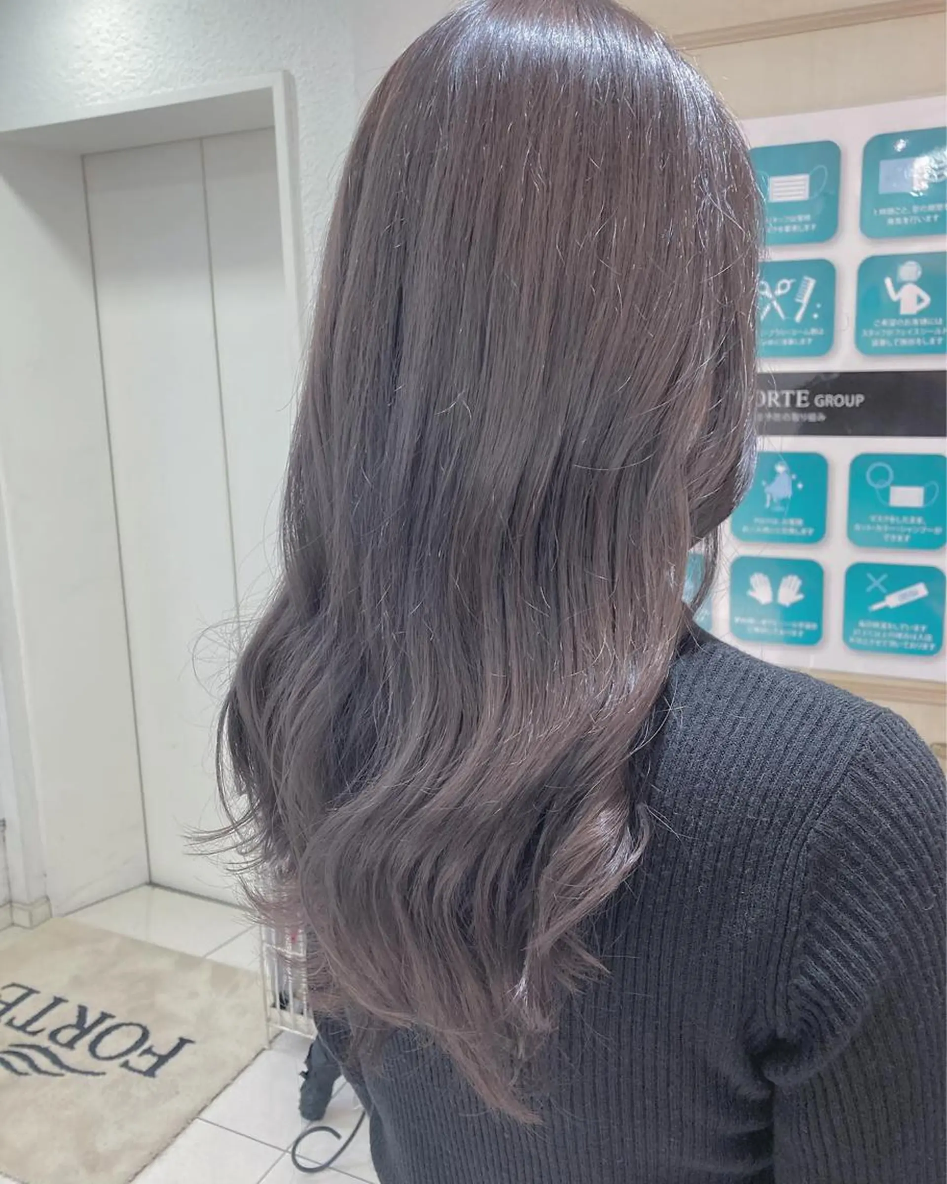 ロング カラー グレージュ ラベンダーカラー ラベンダーグレージュ ラベンダーグレー 🇰🇷韓国風艶髪✨ 髪質改善 倉岡しおんのヘアスタイル