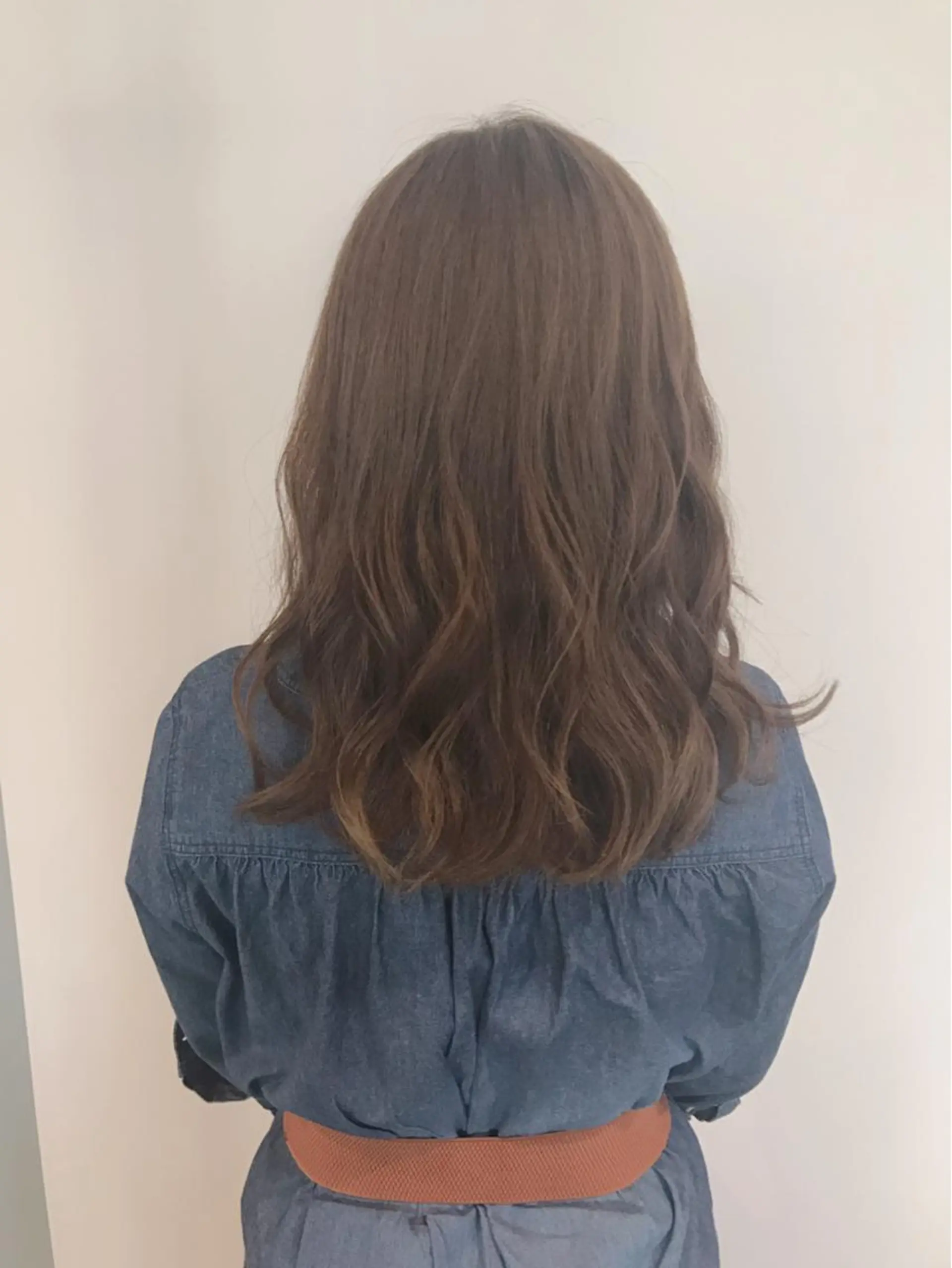 セミロング カラー ヤマナカ エリカのヘアスタイル