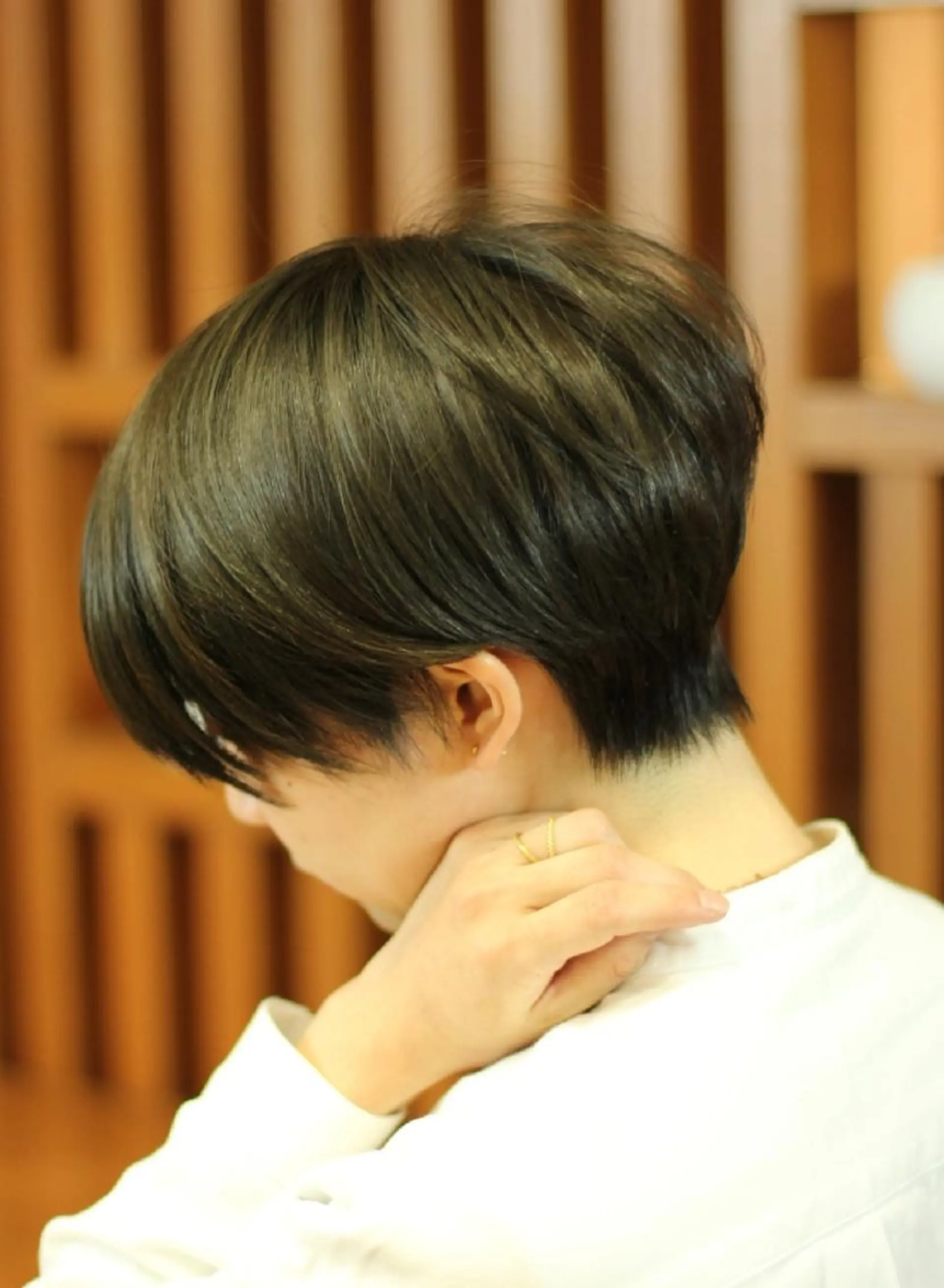 ショート カラー 松尾 泰伸のヘアスタイル