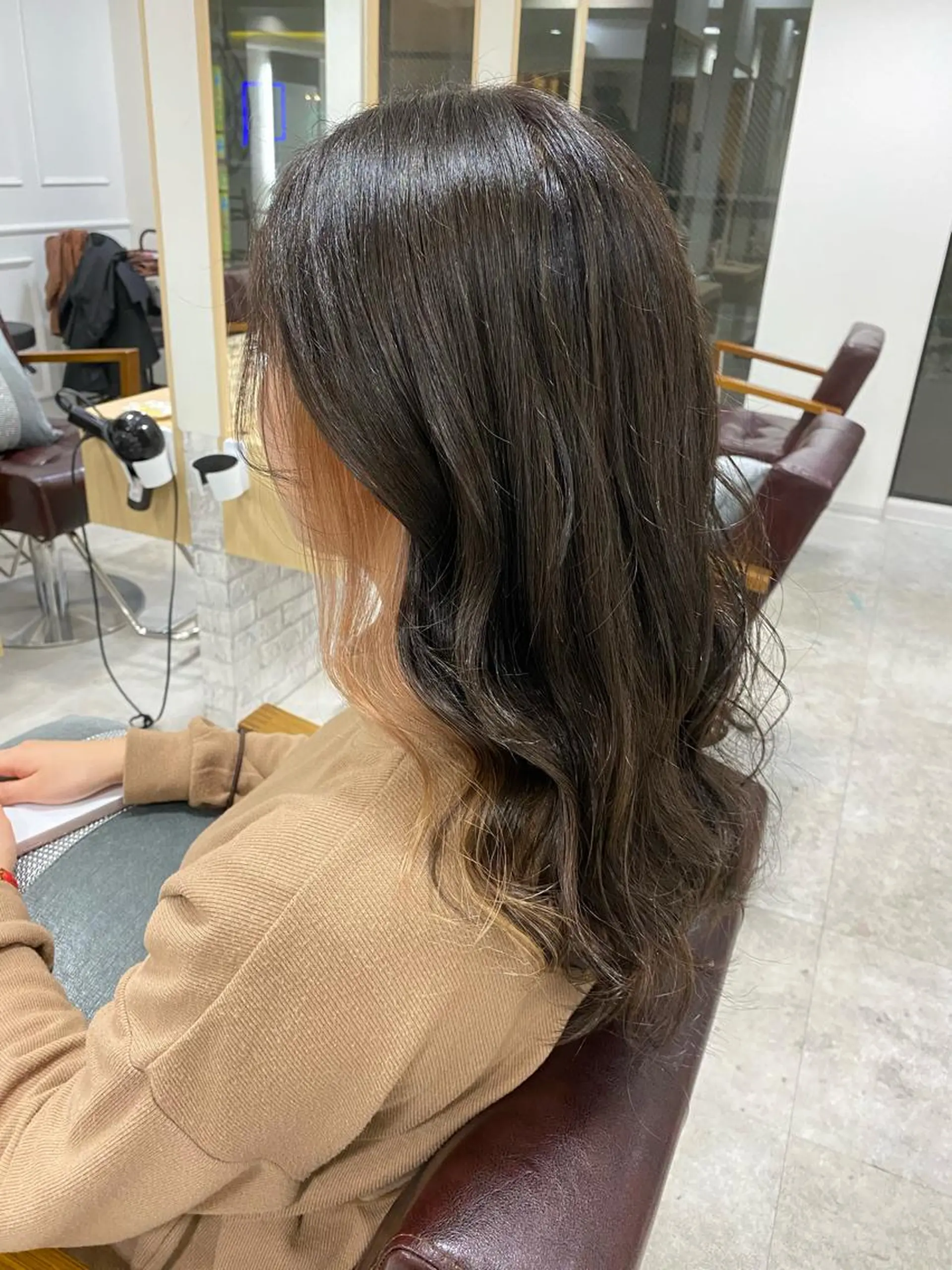 ロング カラー ベージュカラー ブリーチ 透明感カラー ミルクティーベージュ ヘアカラー トリートメント マンツーマン/透明感 foi hairのヘアスタイル