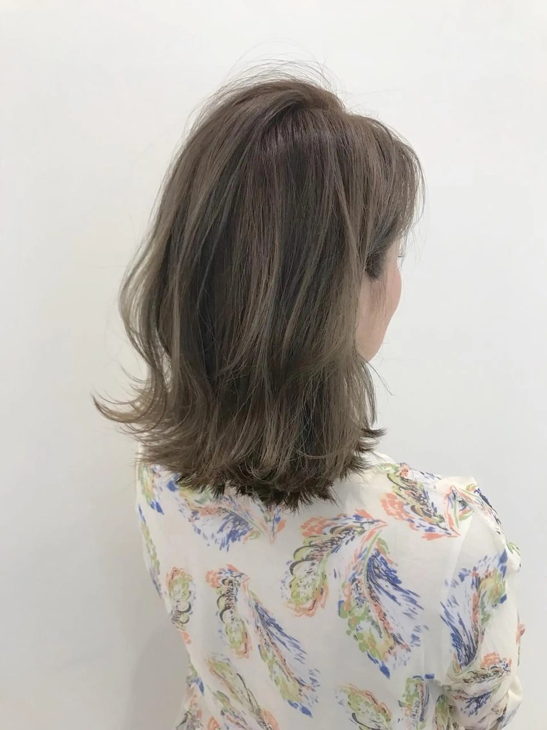 ミディアム カラー パーマ 小顔カット✨ 透明感カラー/村上のヘアスタイル