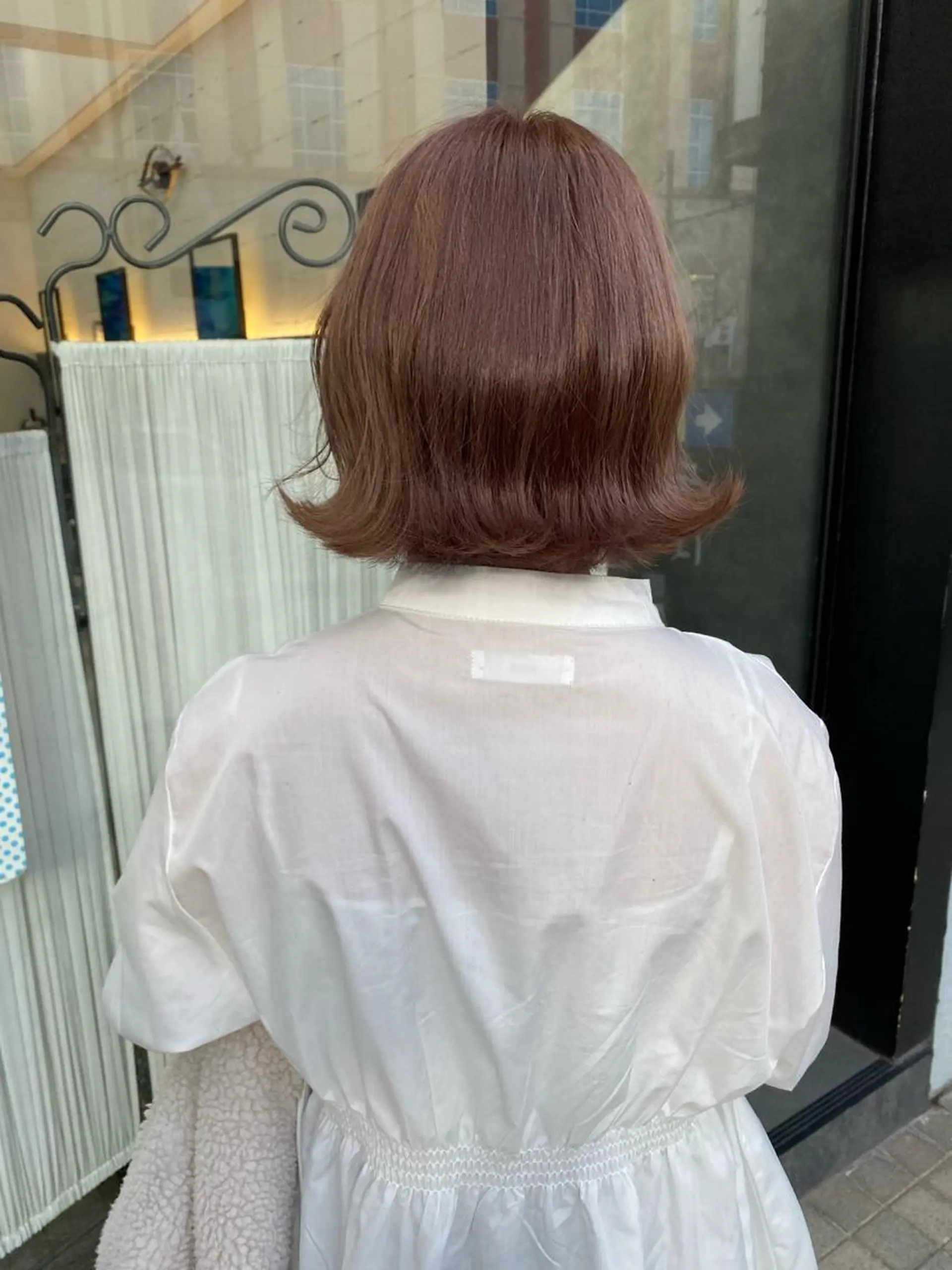 ショート カラー ヘアアレンジ ブラウンカラー ミルクティーブラウン ヘアカラー トリートメント 韓国🇰🇷レイヤー カットオリーブカラーのヘアスタイル
