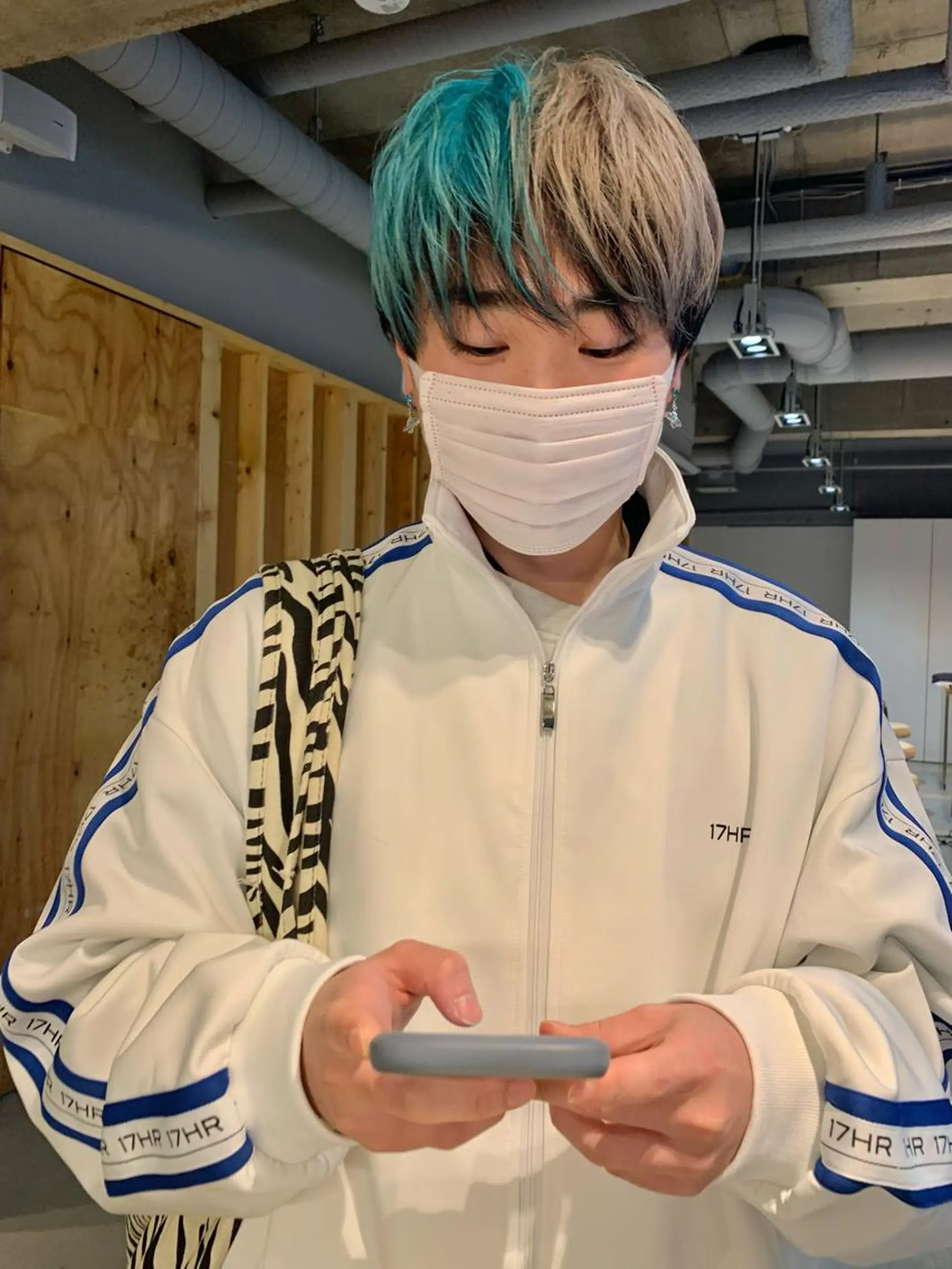 ショート カラー メンズ ショートボブ メンズブリーチ メンズハイトーン メンズインナーカラー ベージュカラー tension 【テンション】のヘアスタイル