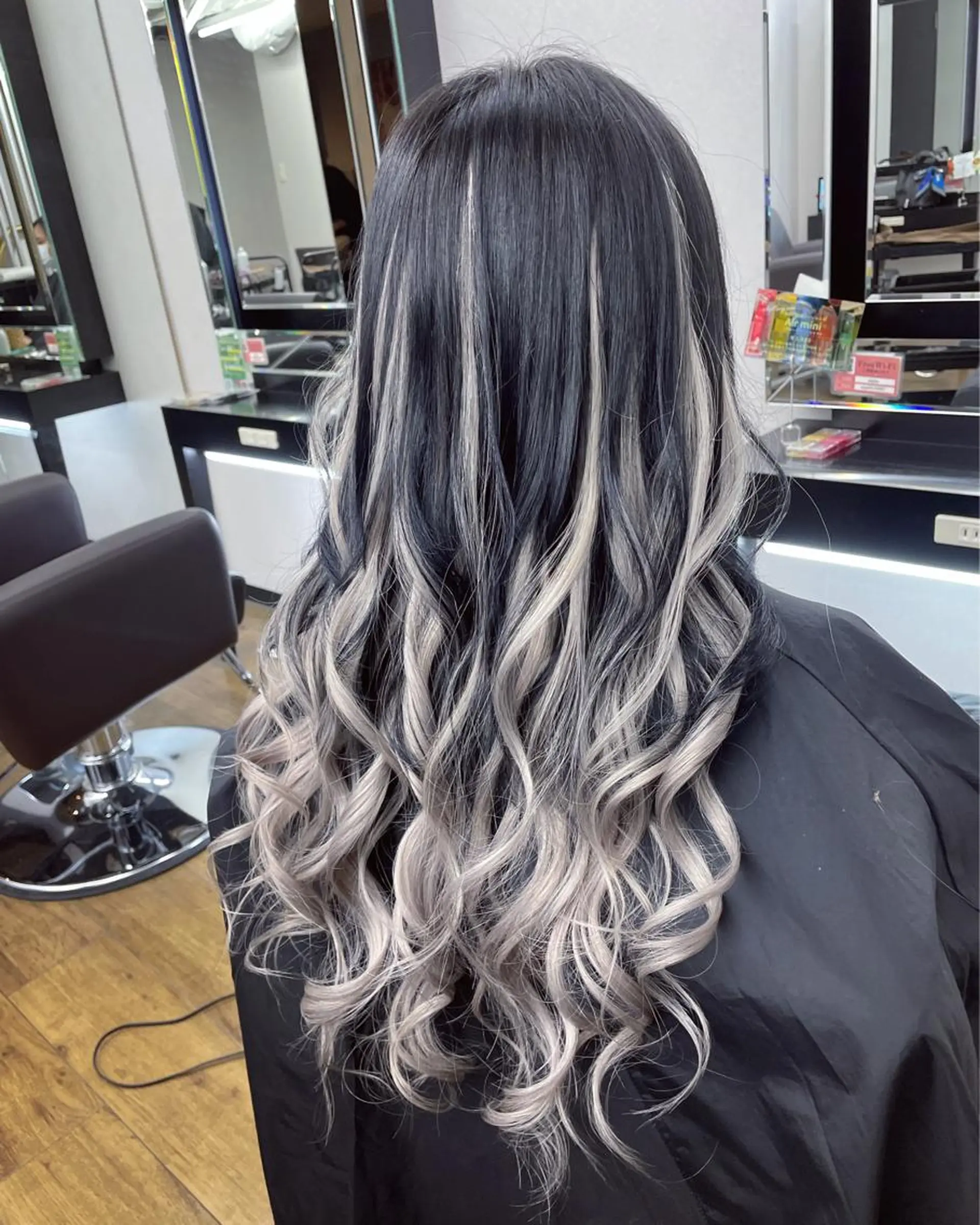 ロング カラー シールエクステ バレイヤージュ エクステ レイヤーカット シシド ユウスケ Aceのヘアスタイル