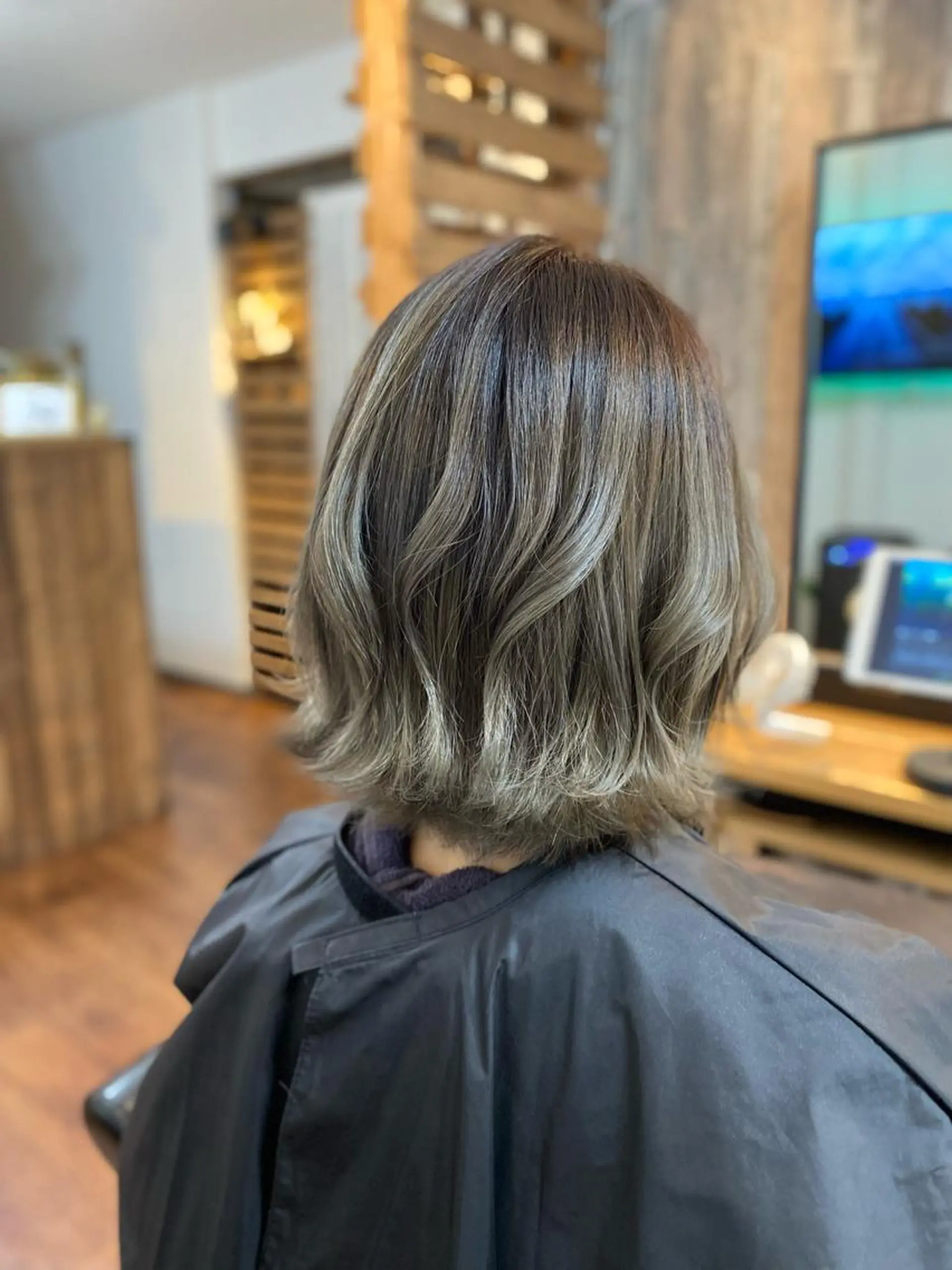 ショート カラー バレイヤージュ レイヤーカット カット ヘアカラー トリートメント Luzir⭐︎ GEN⭐︎のヘアスタイル