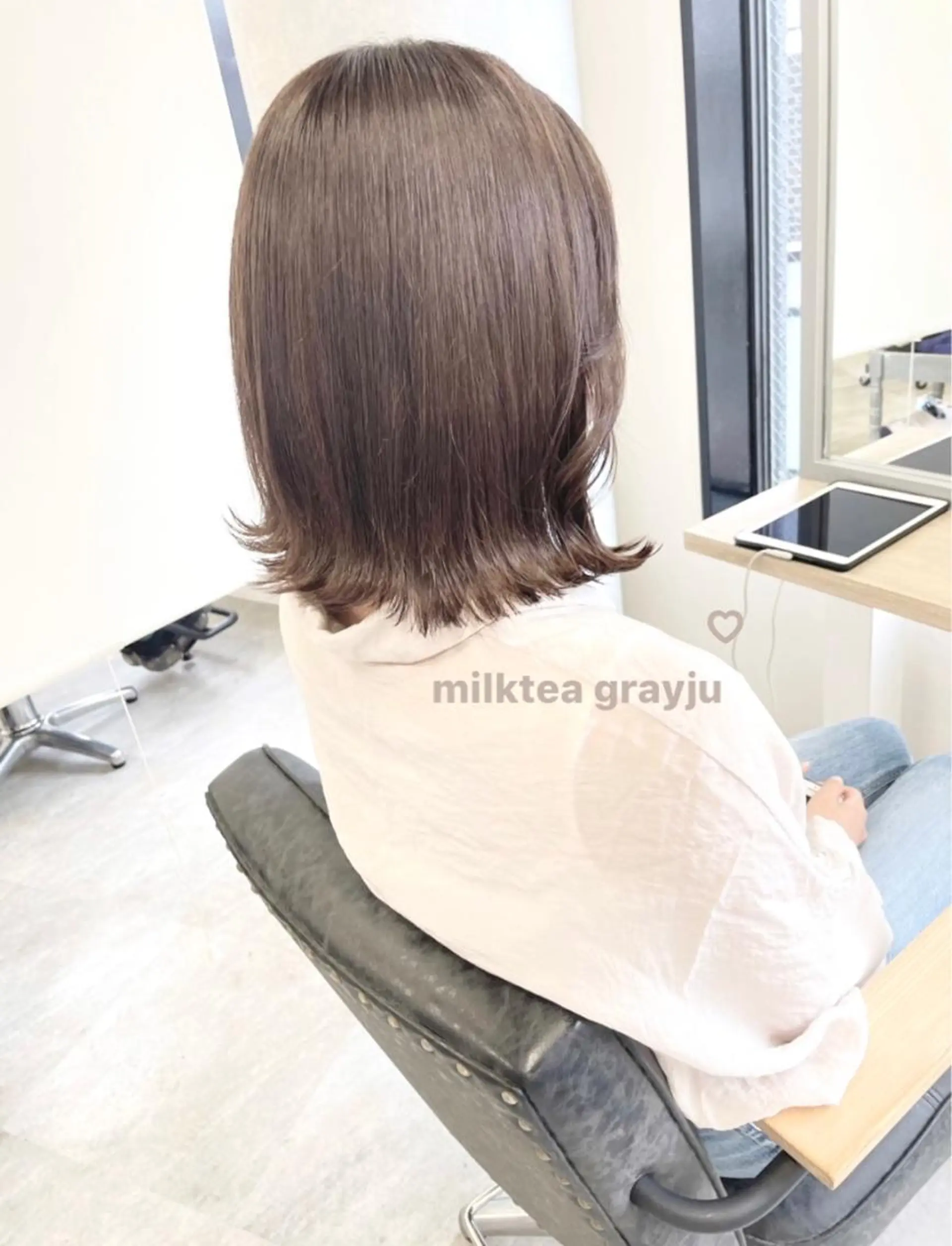 ミディアム カラー misaki🎀 まろみ透け感カラーのヘアスタイル