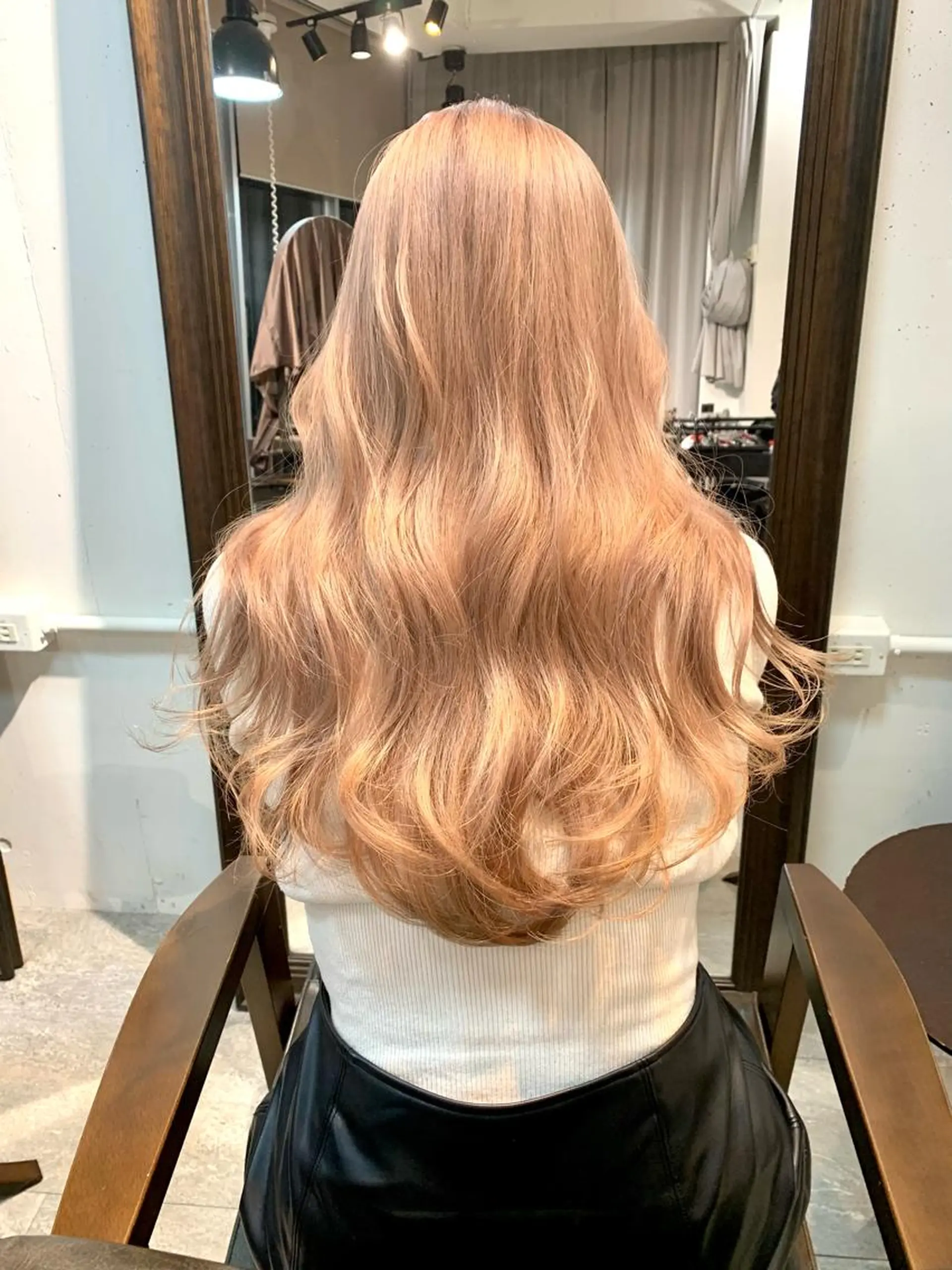 ミディアム カラー ヘアアレンジ カット ヘアカラー トリートメント ヘアセット ハイトーン/美髪矯正 🍃大江拓実のヘアスタイル