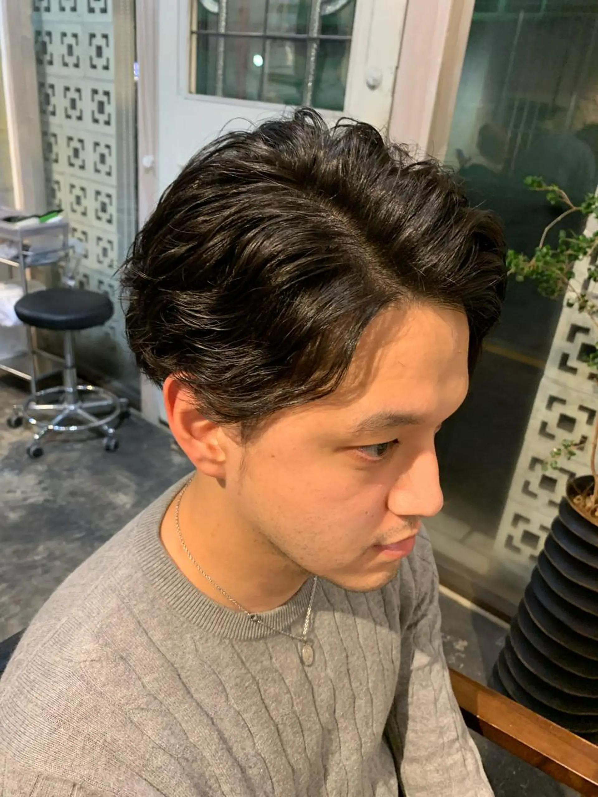 ショート パーマ メンズ メンズパーマ くせ毛 ミルクティーベージュ ブリーチ　店長　清水のヘアスタイル