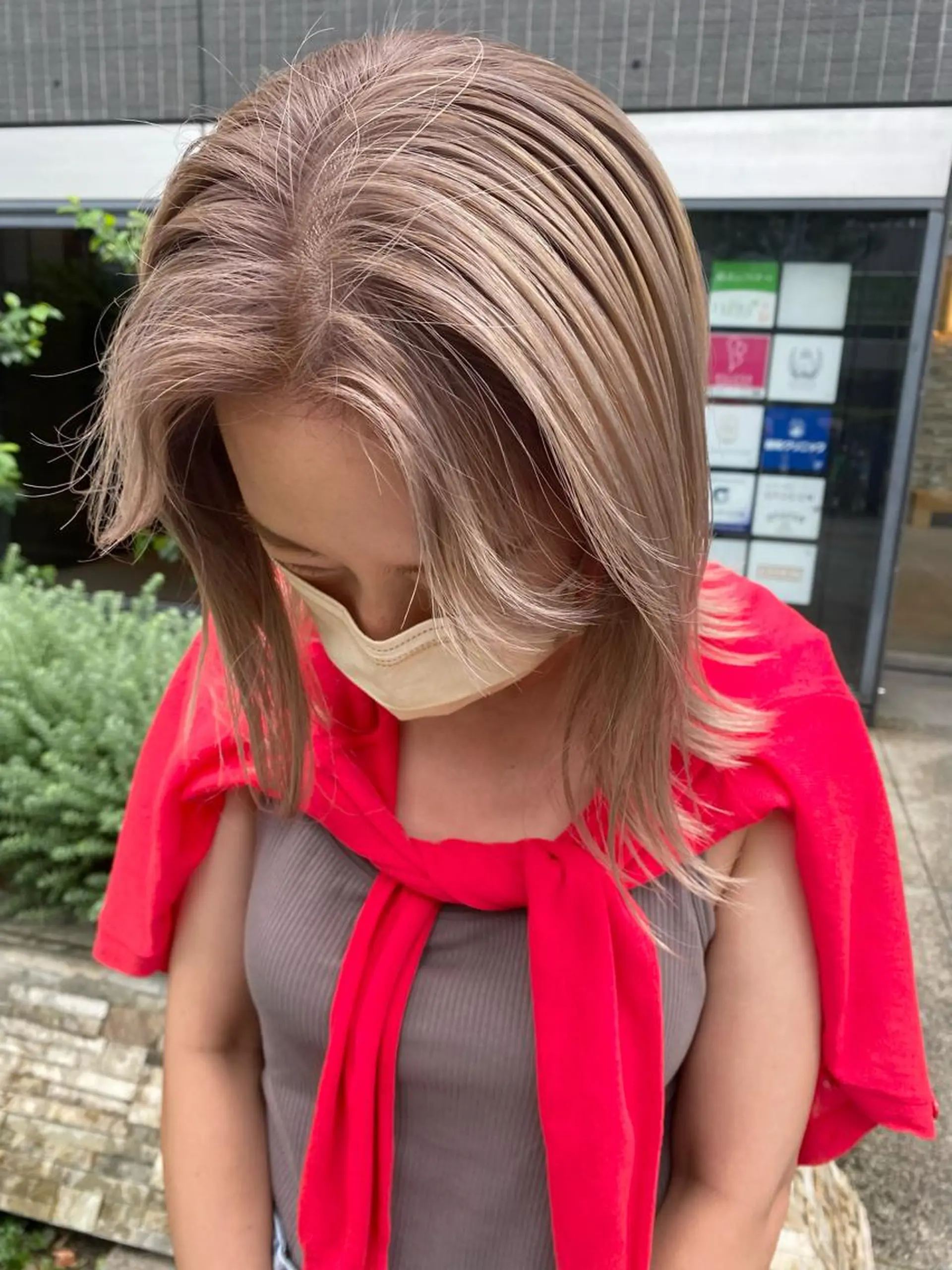 ミディアム デザインカラー/ボブ ブリーチカラー/ユリのヘアスタイル