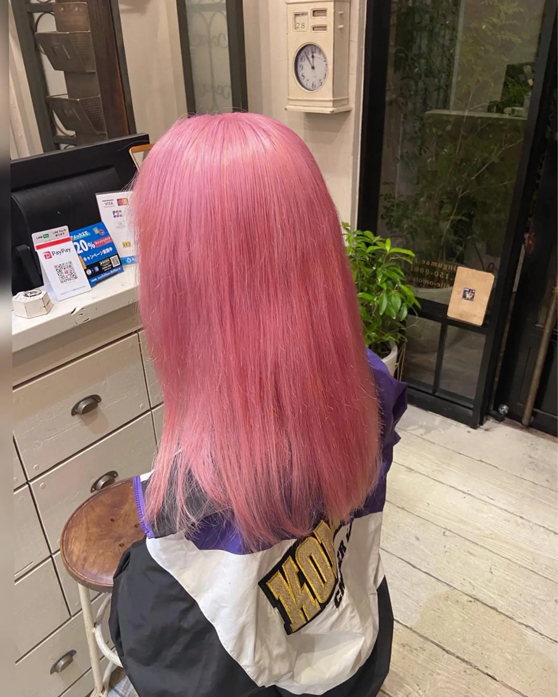 ロング カラー ブリーチ ピンクカラー カット ヘアカラー トリートメント 抜きっぱなしブロンド /ハイトーン/カナタのヘアスタイル